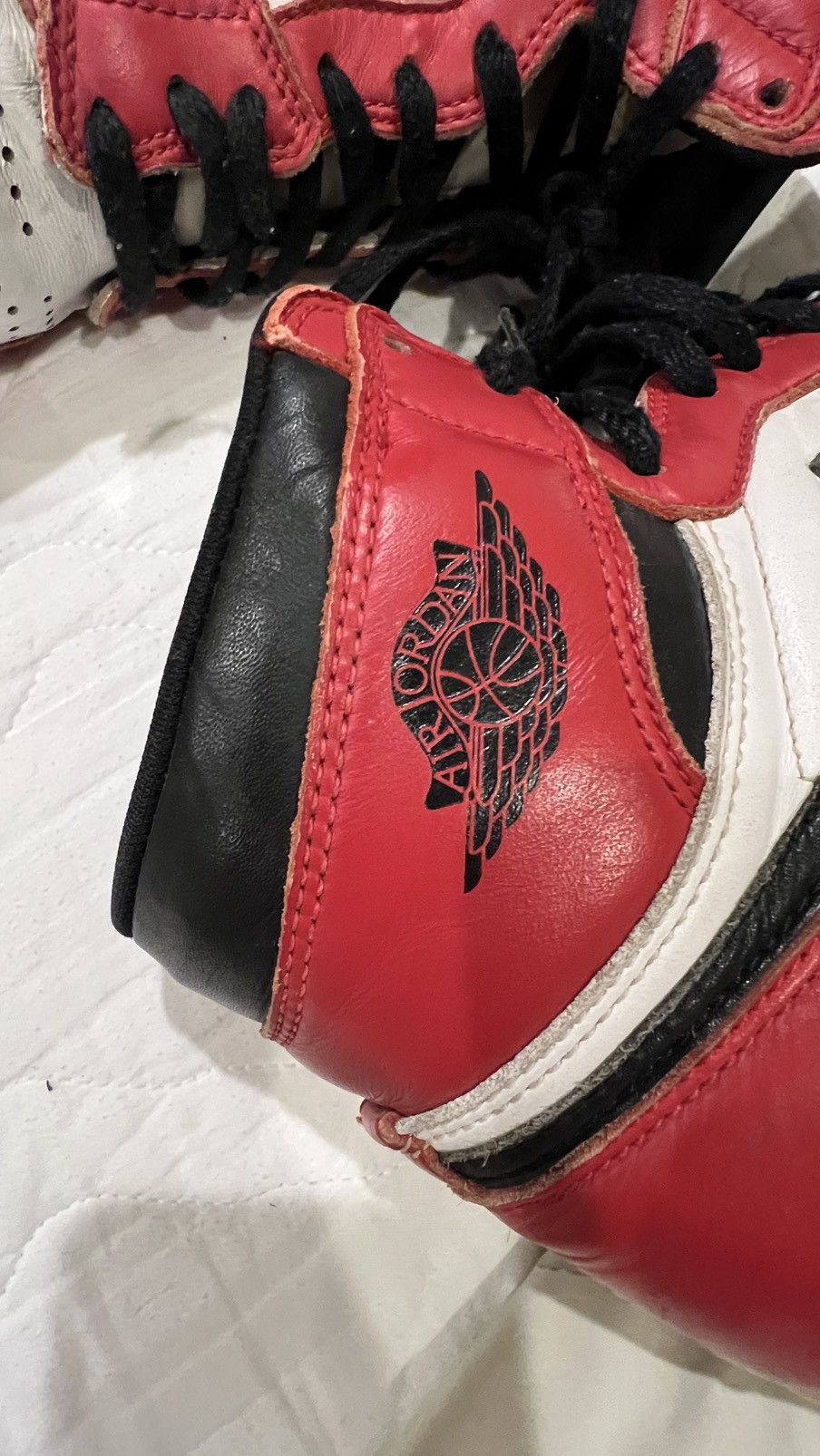 Nike Air Jordan 1 Retro High 1994 Chicago 1994 Size US 9.5 / EU 42-43 - 17 Thumbnail