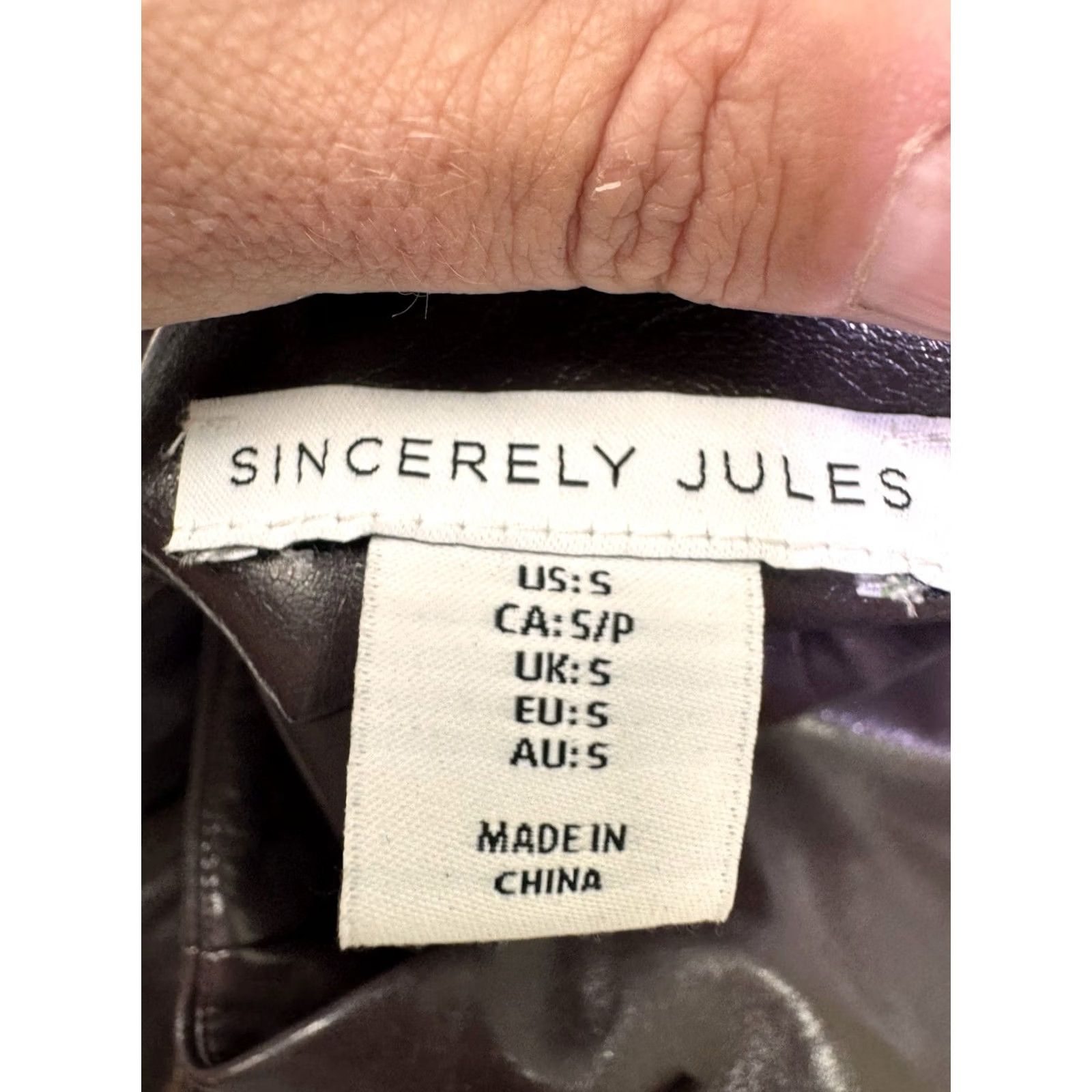 Vintage Item Specifications: Basketball Size 28" / US 6 / IT 42 - 6 Thumbnail