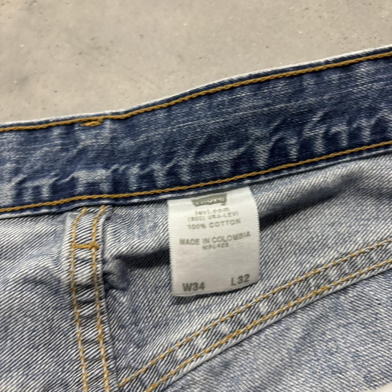 Levi's × Vintage Crazy Vintage Y2K/2000s Levis 501 Light Wash Essential Denim Jeans! Size US 34 / EU 50 - 8 Thumbnail