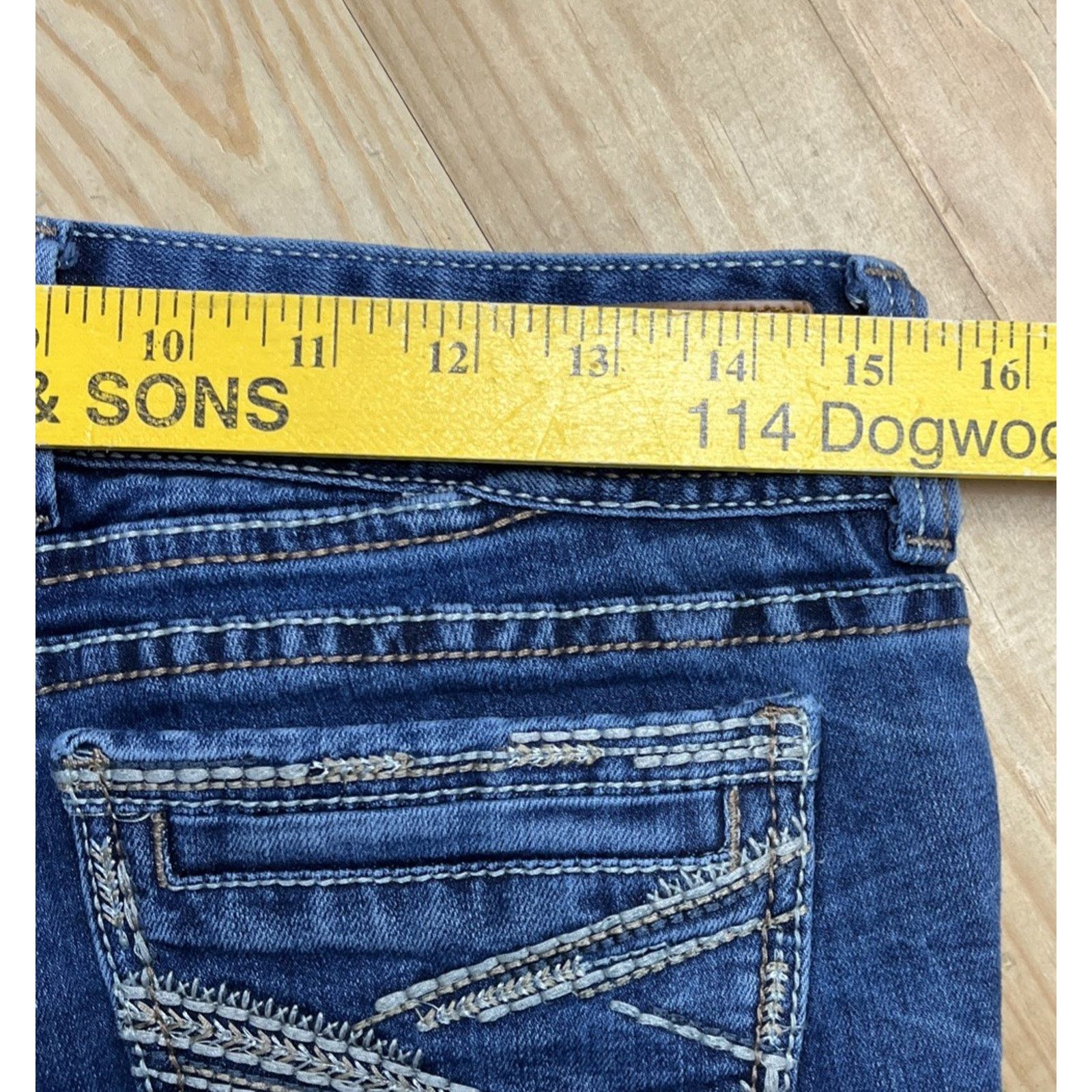 Other Amethyst Jeans Embroidered Capri Sz 7 Size 31" - 5 Thumbnail