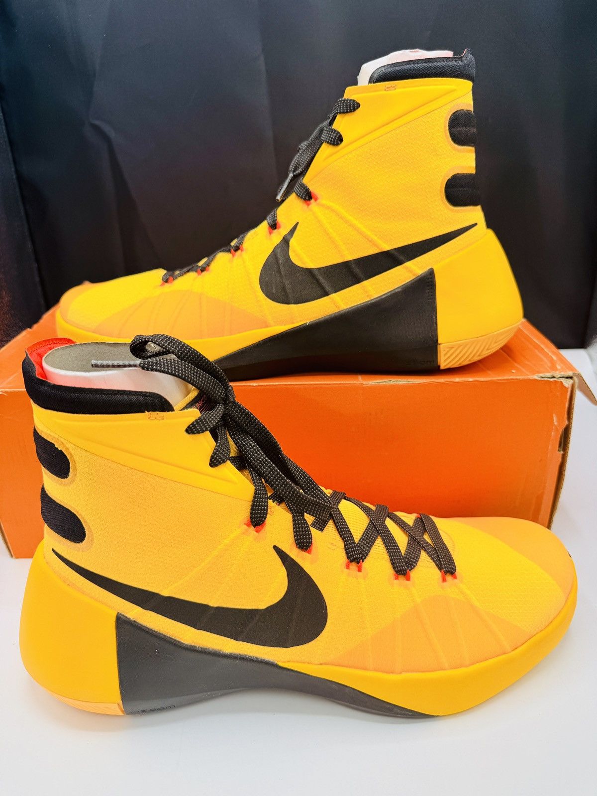 Nike Nike Hyperdunk 2015 Bruce Lee Laser Orange 749561 806 Sz 11 Size US 11 / EU 44 - 5 Thumbnail