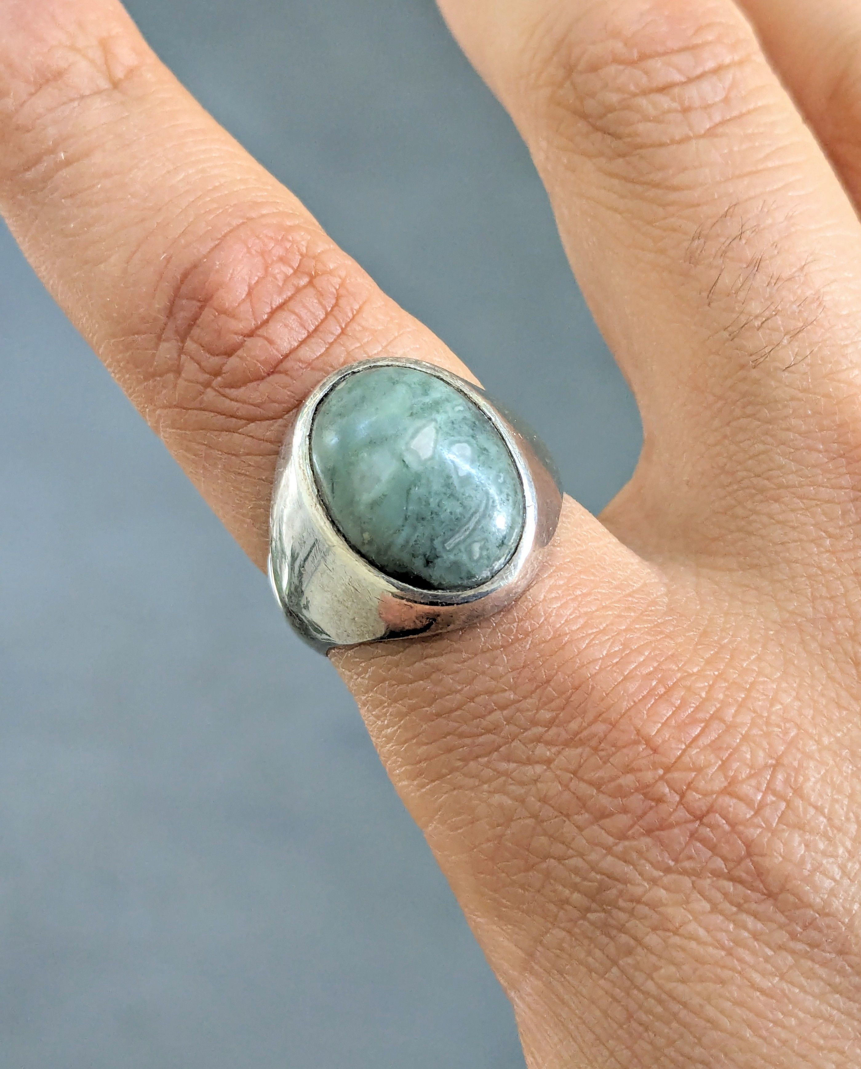 Jewelry Sterling Silver Ring 11 Green Agate Oval Modern Size ONE SIZE - 1 Thumbnail