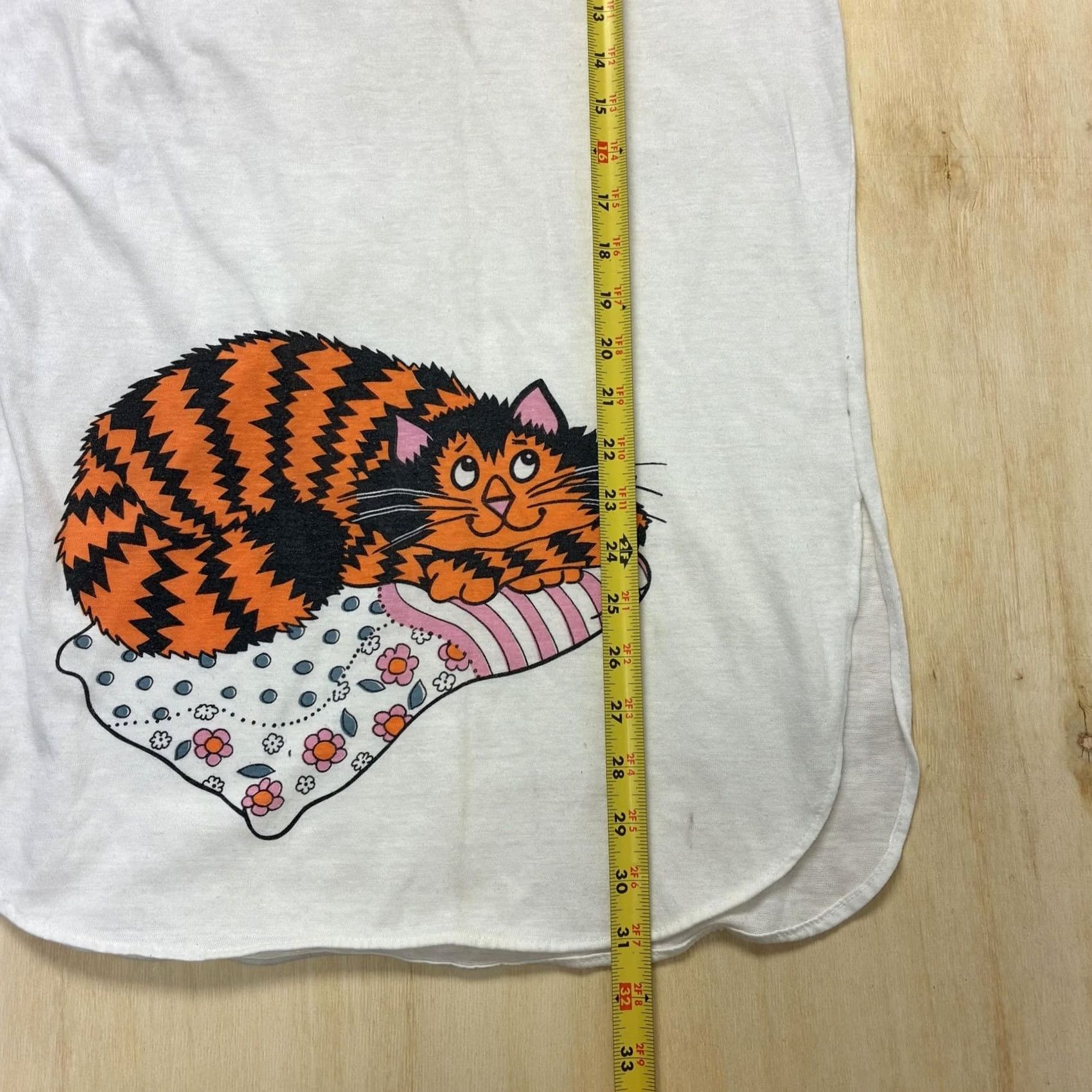 Vintage VINTAGE Sleepshirt Womens Medium White Chemise Cat Graphic Henley Long Sleeve Size M / US 6-8 / IT 42-44 - 6 Thumbnail