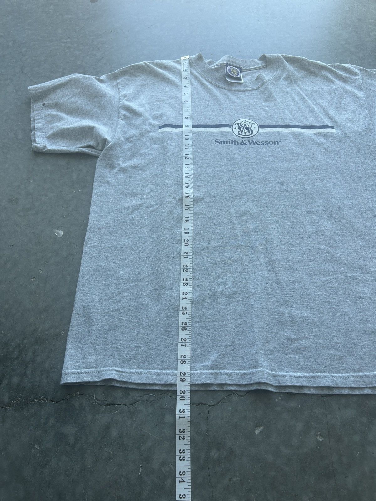 Vintage Vintage Y2K Smith and Wesson Graphic Tee Size US XL / EU 56 / 4 - 8 Thumbnail