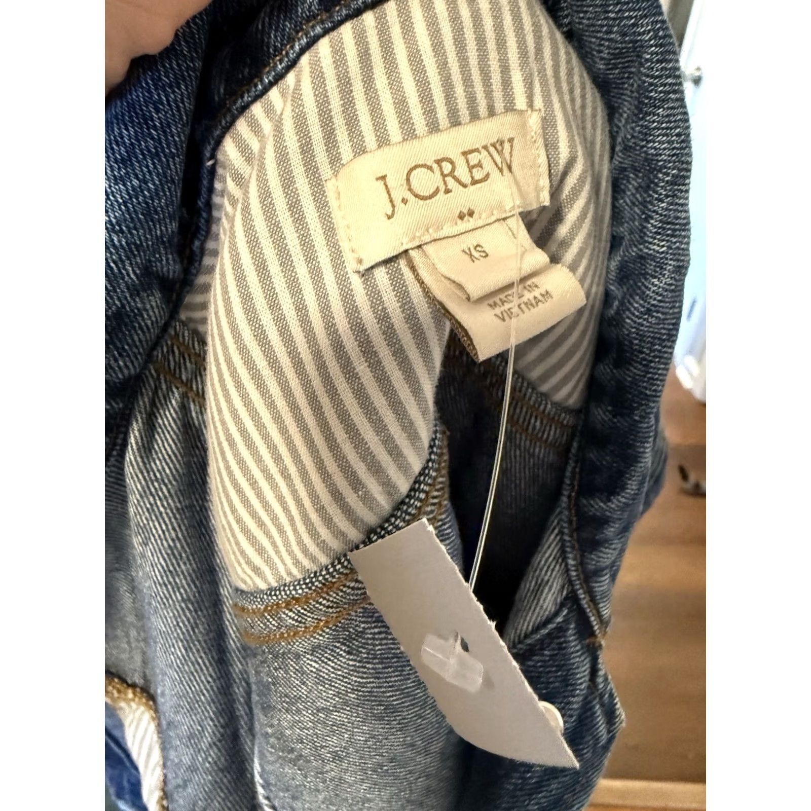 J.Crew VINTAGE J.CREW Distressed Jean Jacket XS Women Medium Wash NWOT Size 26" / US 2 / IT 38 - 8 Thumbnail