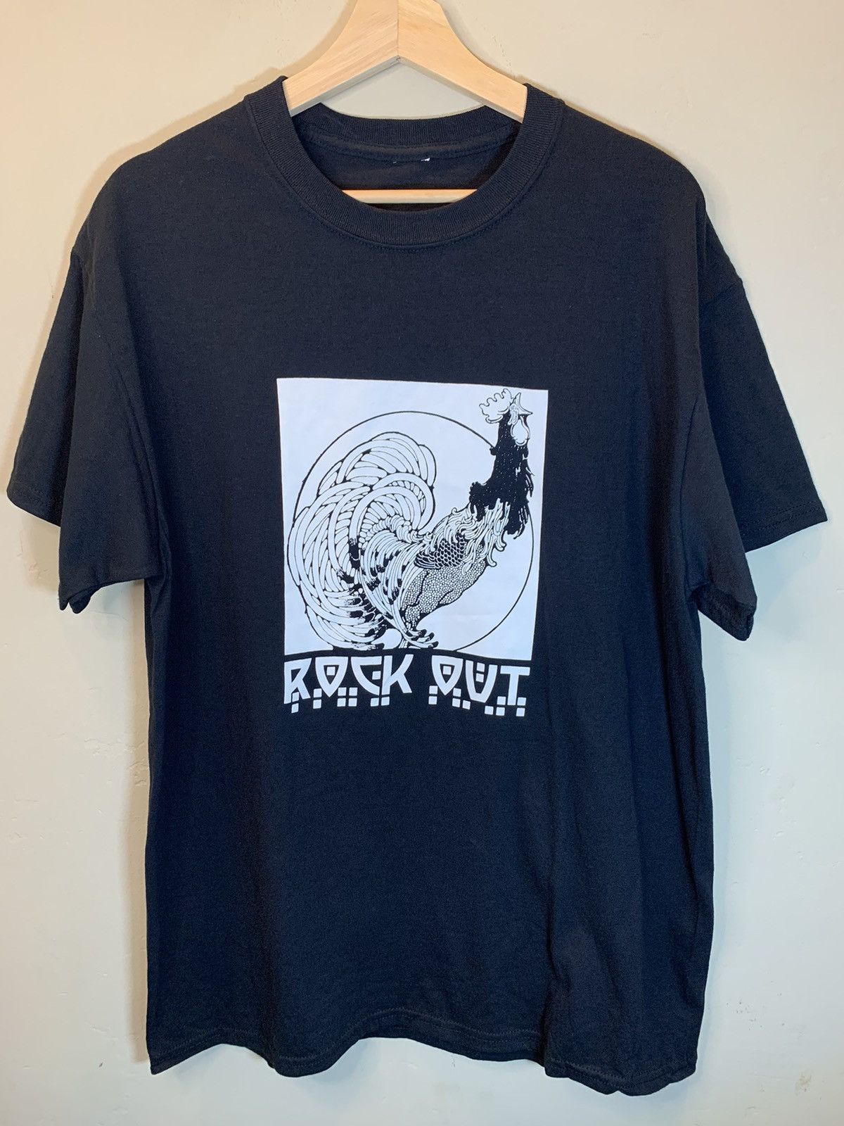 Vintage *RARE* Vintage Rock Out Rooster Cock Art Humor Comedy Shirt Size US L / EU 52-54 / 3 - 1 Thumbnail