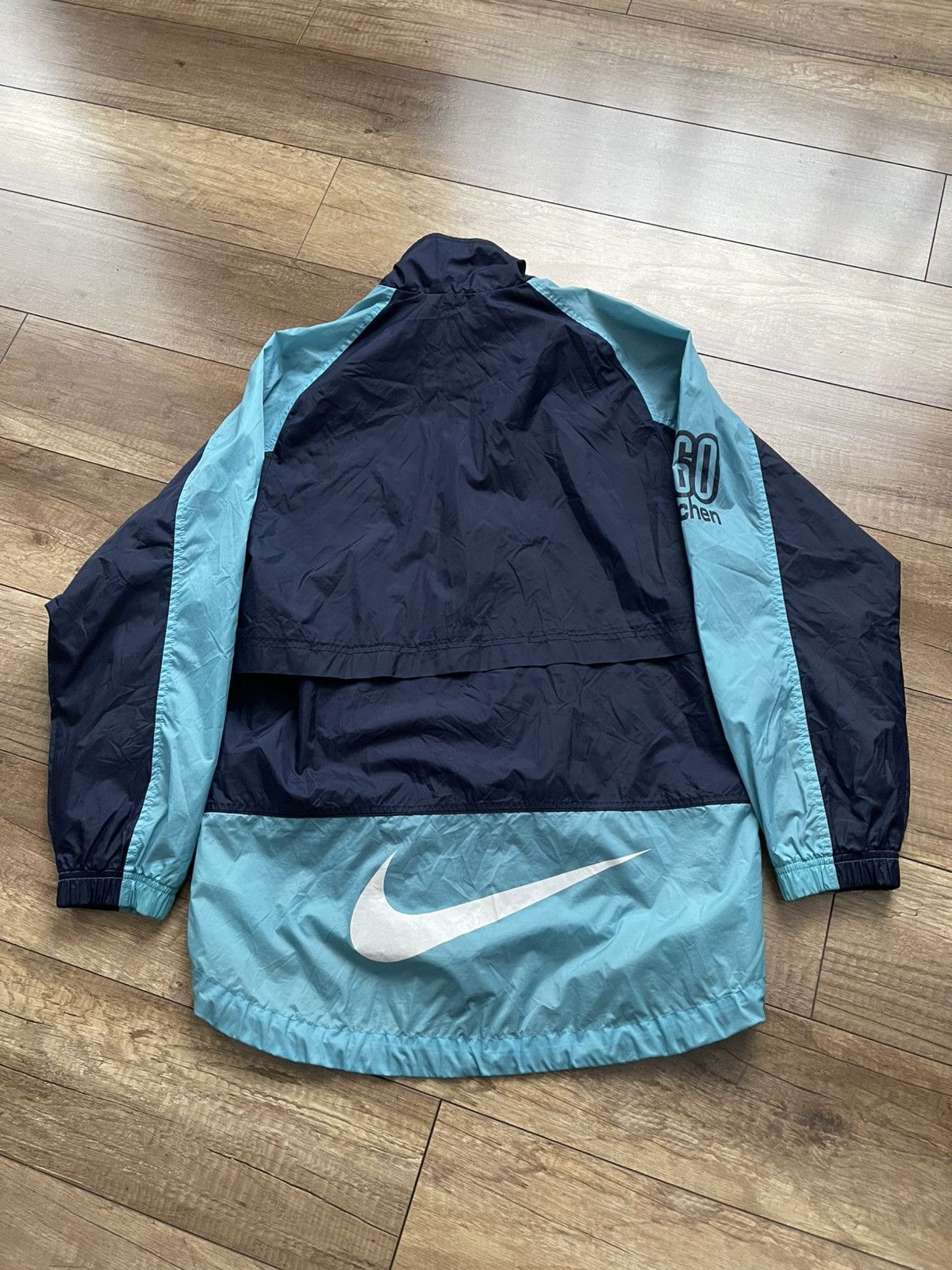 nike ナイキ サッカー 1860ミュンヘン ビンテージナイロンジャケット 大きめLサイズ NIKE ナイキ 古着ラグランナイロンジャケット