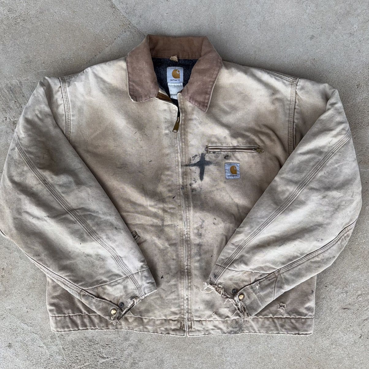 Awesome Vintage Carhartt Detroit Measures to an XL!
