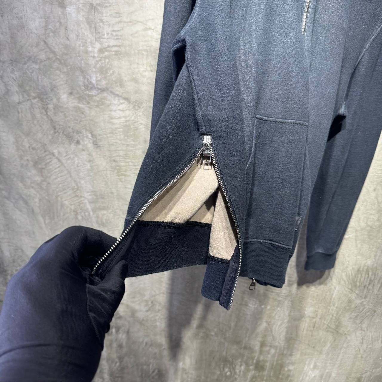 Louis Vuitton Louis Vuitton Fleece Zip-up jacket with packable hood Size US M / EU 48-50 / 2 - 9 Thumbnail