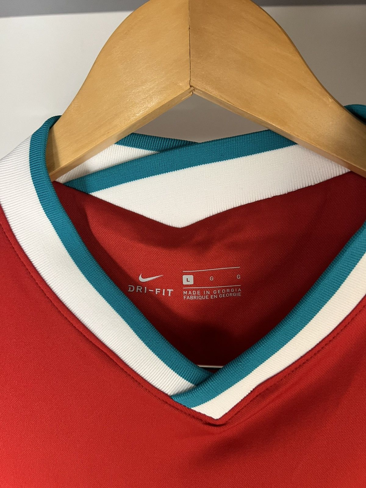 Nike VINTAGE NIKE FC LIVERPOOL ENGLAND SOCCER JERSEY RETRO Y2K Size US L / EU 52-54 / 3 - 11 Thumbnail