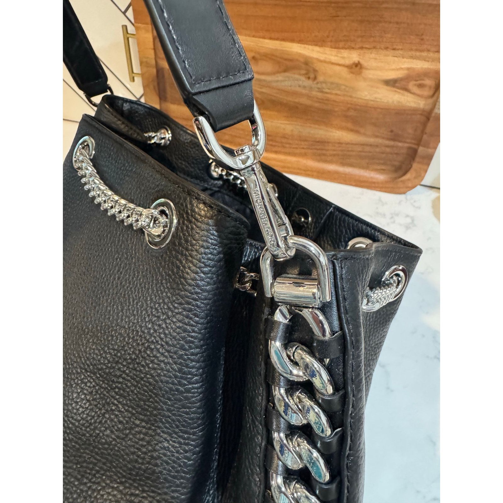 Michael Kors Michael Kors Alanis Pebbled Leather Bucket shoulder Bag Size ONE SIZE - 18 Thumbnail