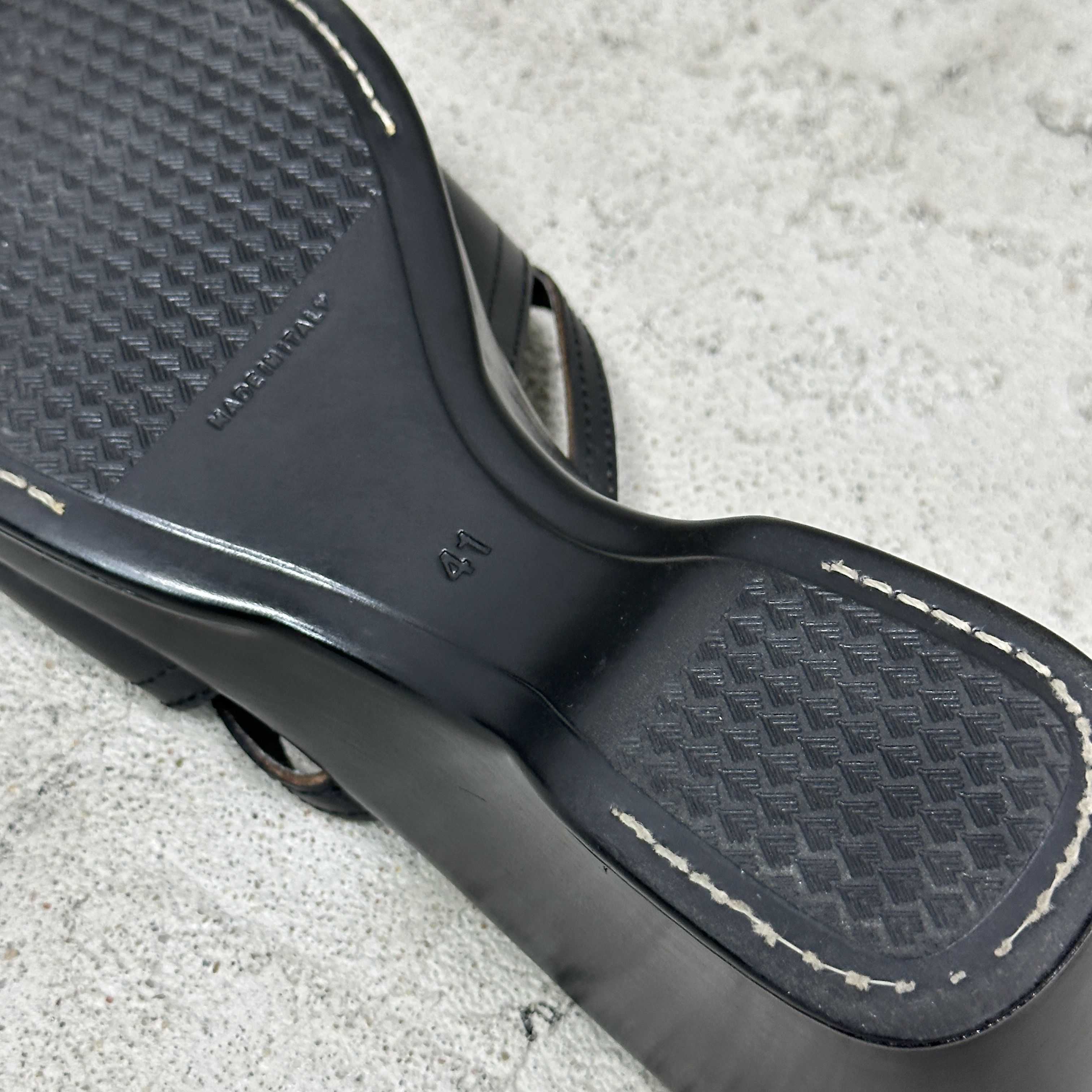 Vintage Vintage Avant Garde Leather Flower Flip Flops Y2K Size US 11 / IT 41 - 8 Thumbnail