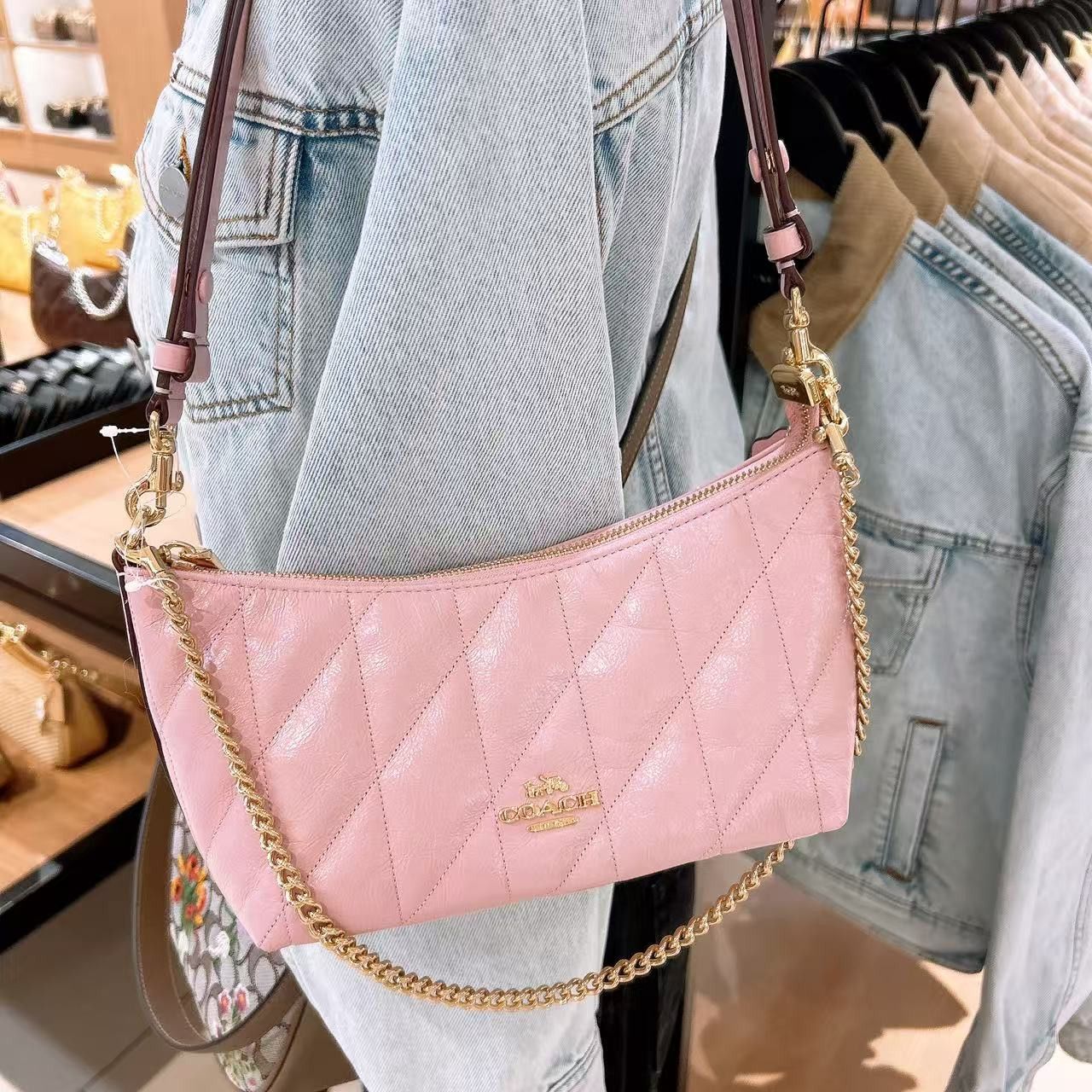 Coach Caitlin Shoulder Bag With Quilting CDZ88 Size ONE SIZE - 1 Thumbnail