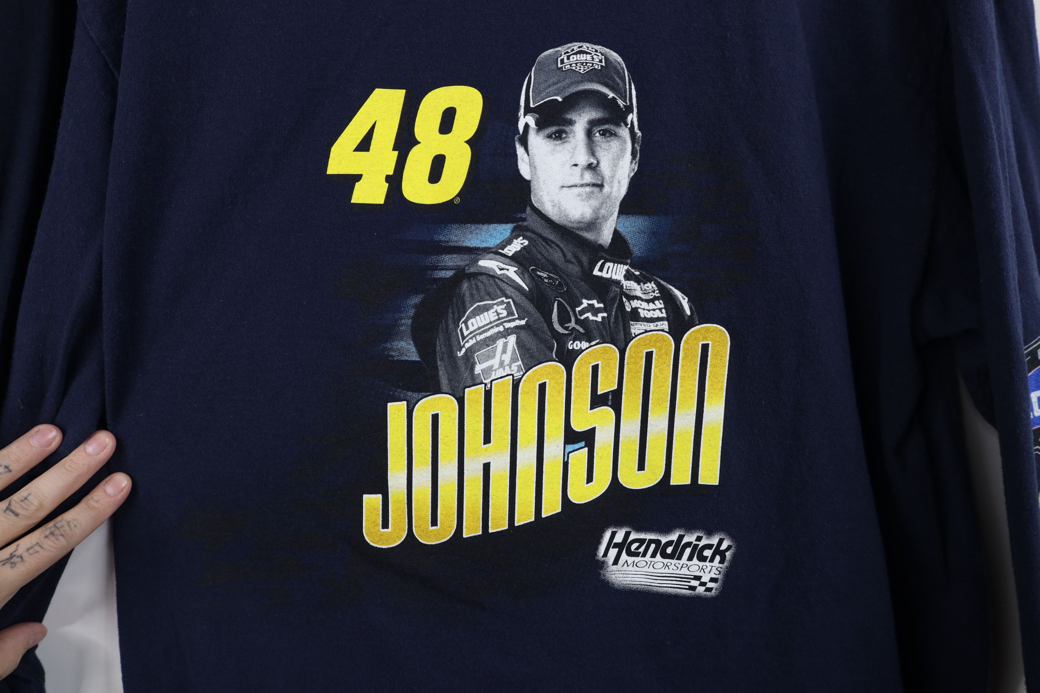 Vintage Vintage Y2K NASCAR Jimmie Johnson Racing Long Sleeve T-Shirt Size US L / EU 52-54 / 3 - 5 Thumbnail