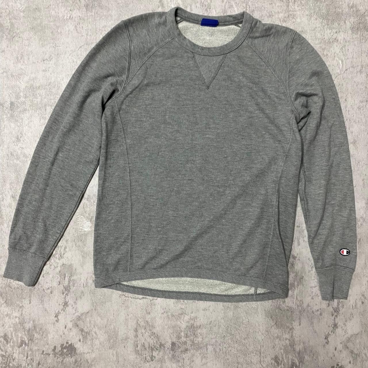 Champion Grey Champion sweatshirt with a relaxed fit #streetwear Size US S / EU 44-46 / 1 - 1 Thumbnail