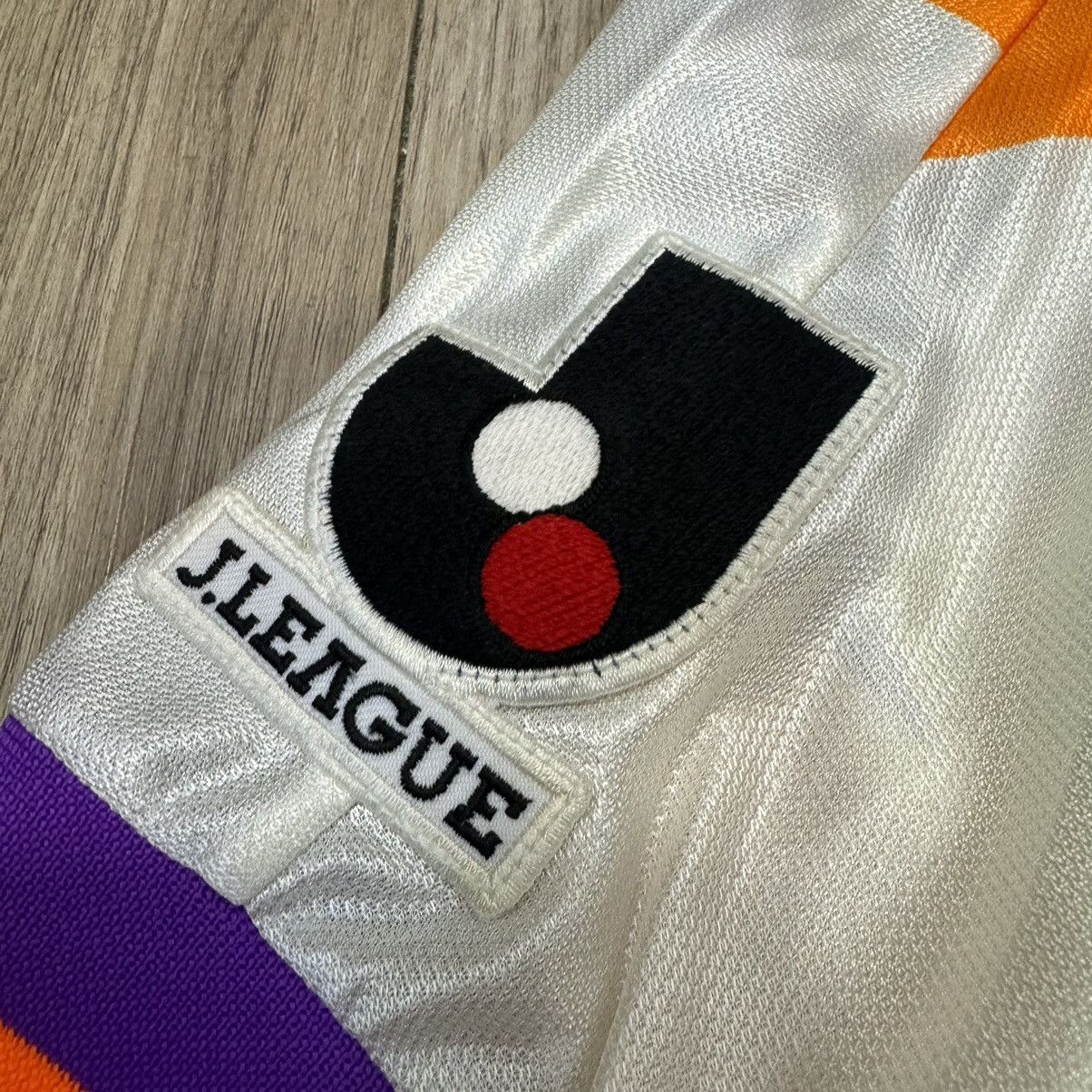 Mizuno Sanfrecce Hiroshima 90s Mizuno jersey Size US L / EU 52-54 / 3 - 7 Thumbnail