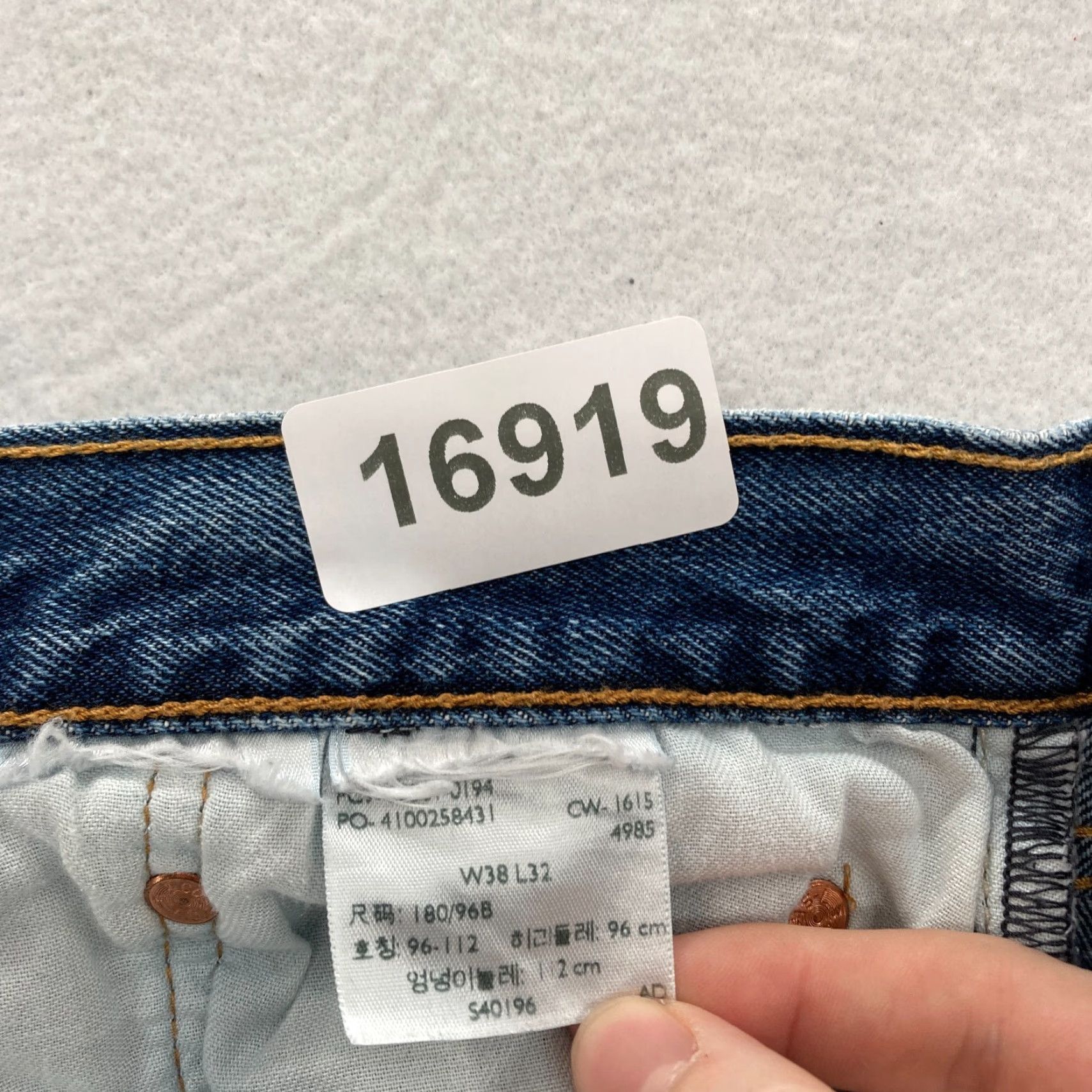 Levi's Levi's 501 Jeans Mens 38x32 Denim Blue Straight Leg Button Fly 5-Pocket Regular Fit Size US 38 / EU 54 - 6 Thumbnail