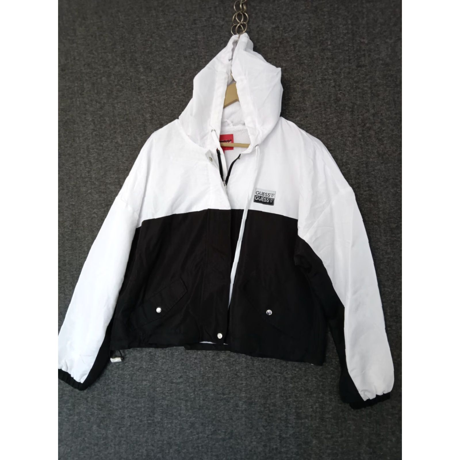 Guess Guess Windbreaker Cropped Hooded Colorblock Black White Size M Size M / US 6-8 / IT 42-44 - 2 Thumbnail
