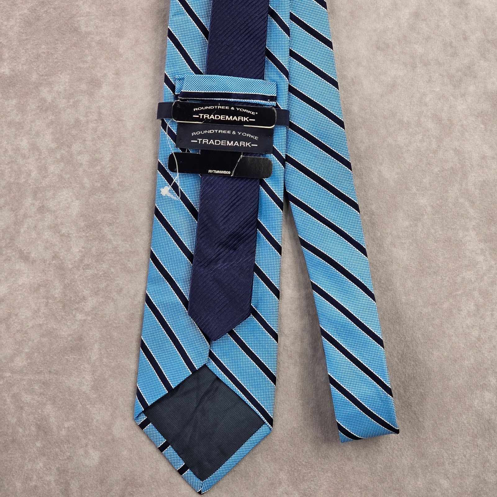Roundtree & Yorke Roundtree & Yorke Trademark Blue Stripe 100% Silk Neck Tie Size 30 - 3 Thumbnail