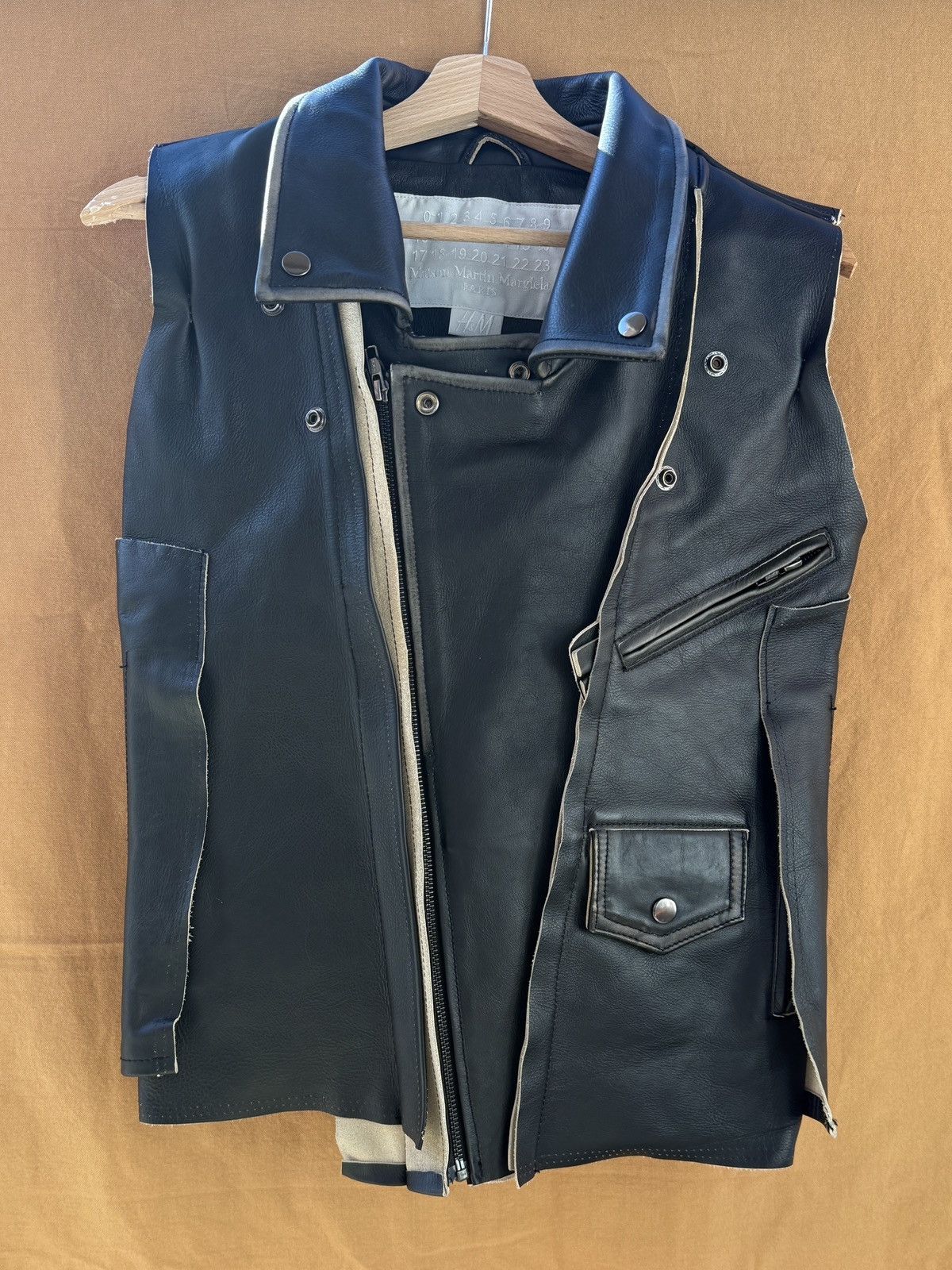 H&M × Maison Margiela Maison Margiela x H&M leather vest Size S / US 4 / IT 40 - 1 Thumbnail
