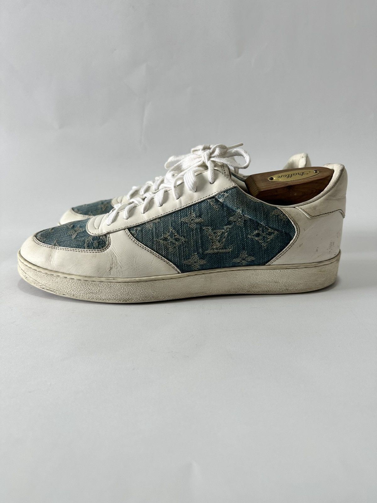 Louis Vuitton LOUIS VUITTON Calfskin Monogram Denim Rivoli Sneakers Size US 10 / EU 43 - 1 Thumbnail