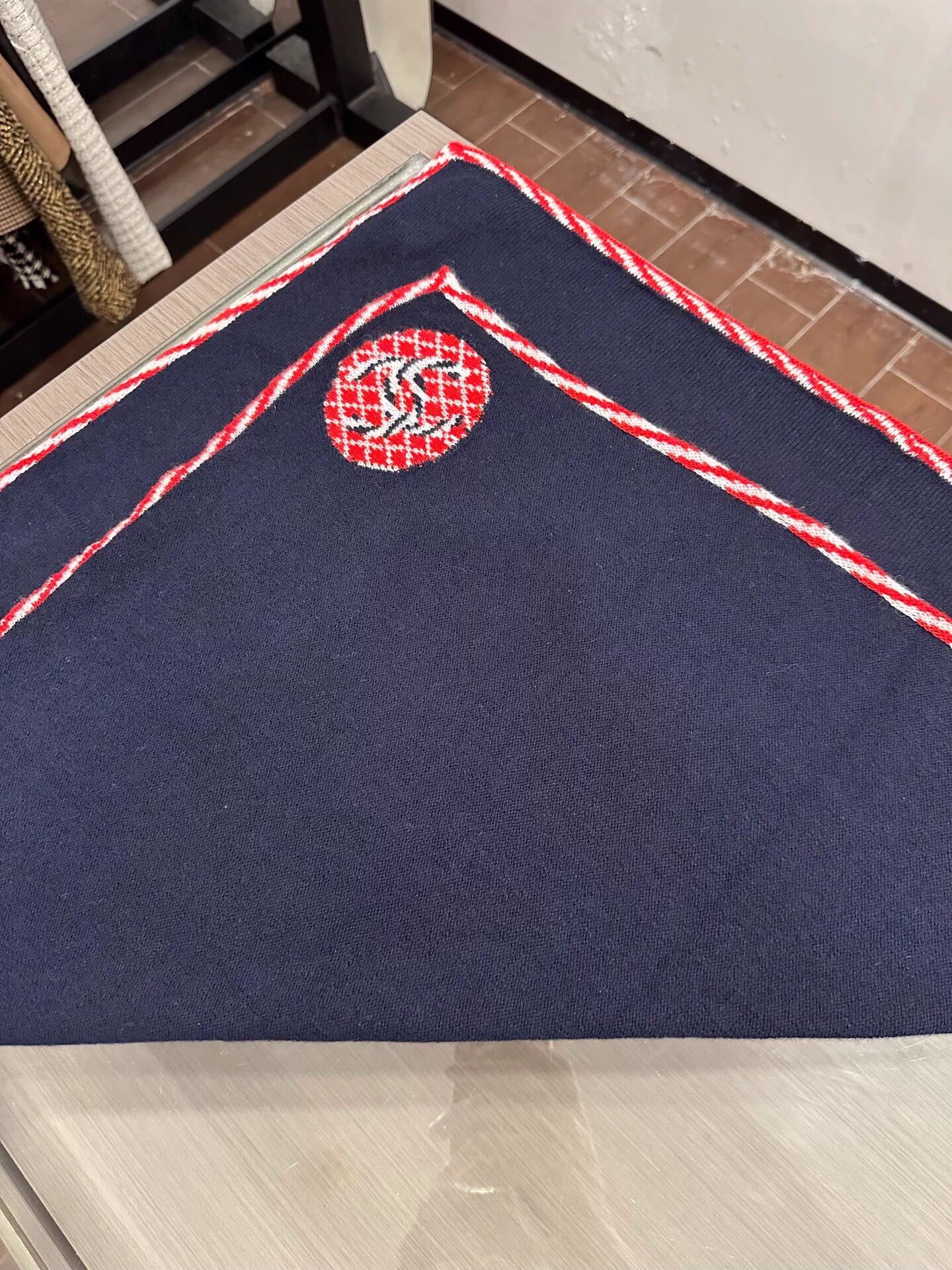 Chanel CHANEL Red & White Navy Cashmere Double C Scarf Size ONE SIZE - 5 Thumbnail
