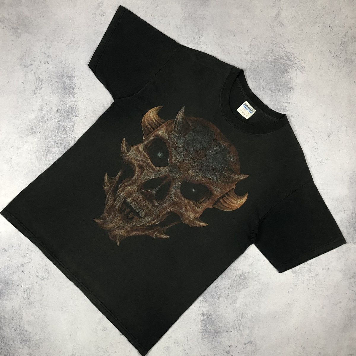 Vintage Vintage Demon Skulls sunfaded rare tee 90’s Size US L / EU 52-54 / 3 - 1 Thumbnail