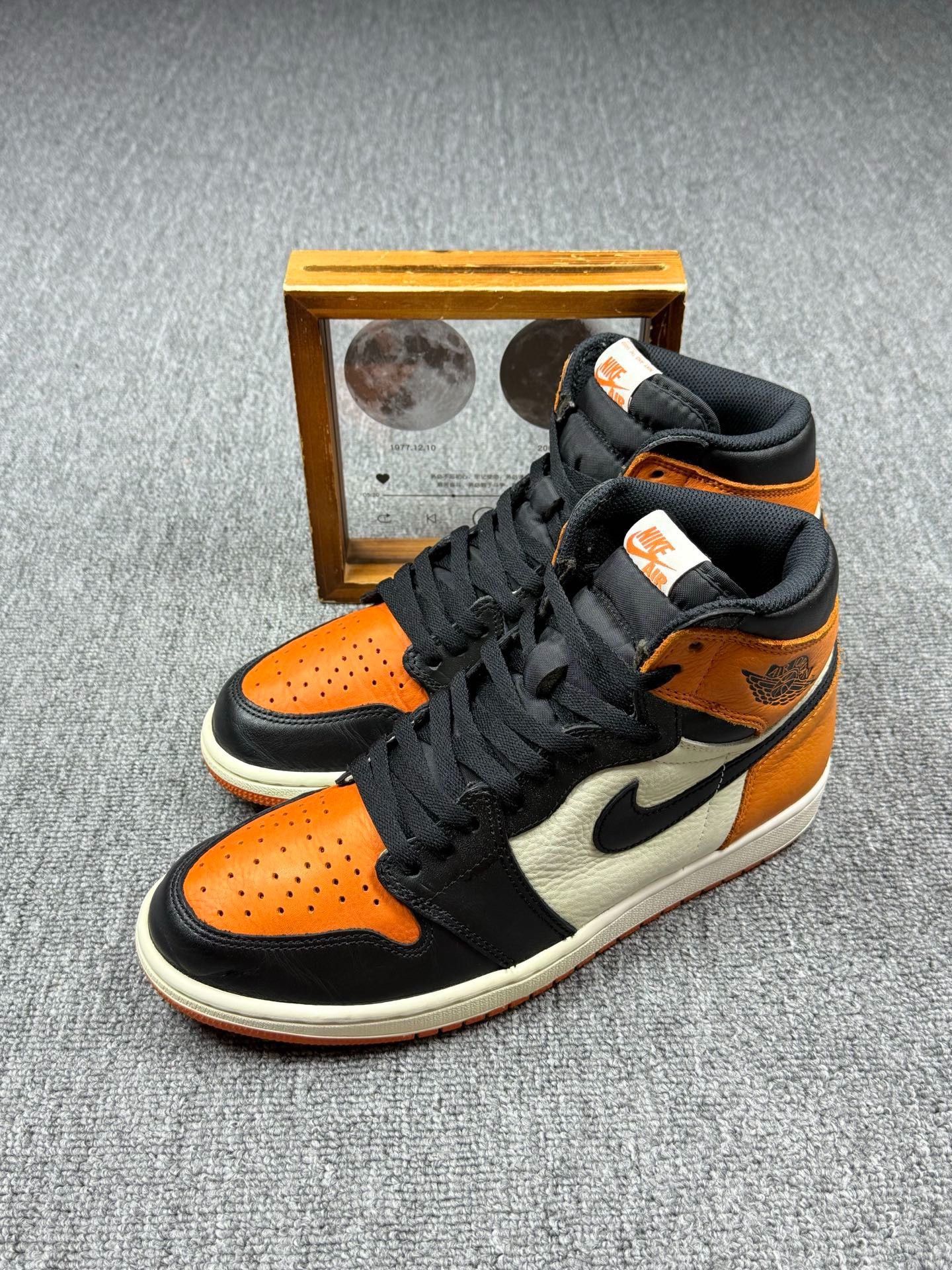 Nike Nike AJ1 Black Lowtop Sneakers 11 Men Size US 11 / EU 44 - 1 Thumbnail