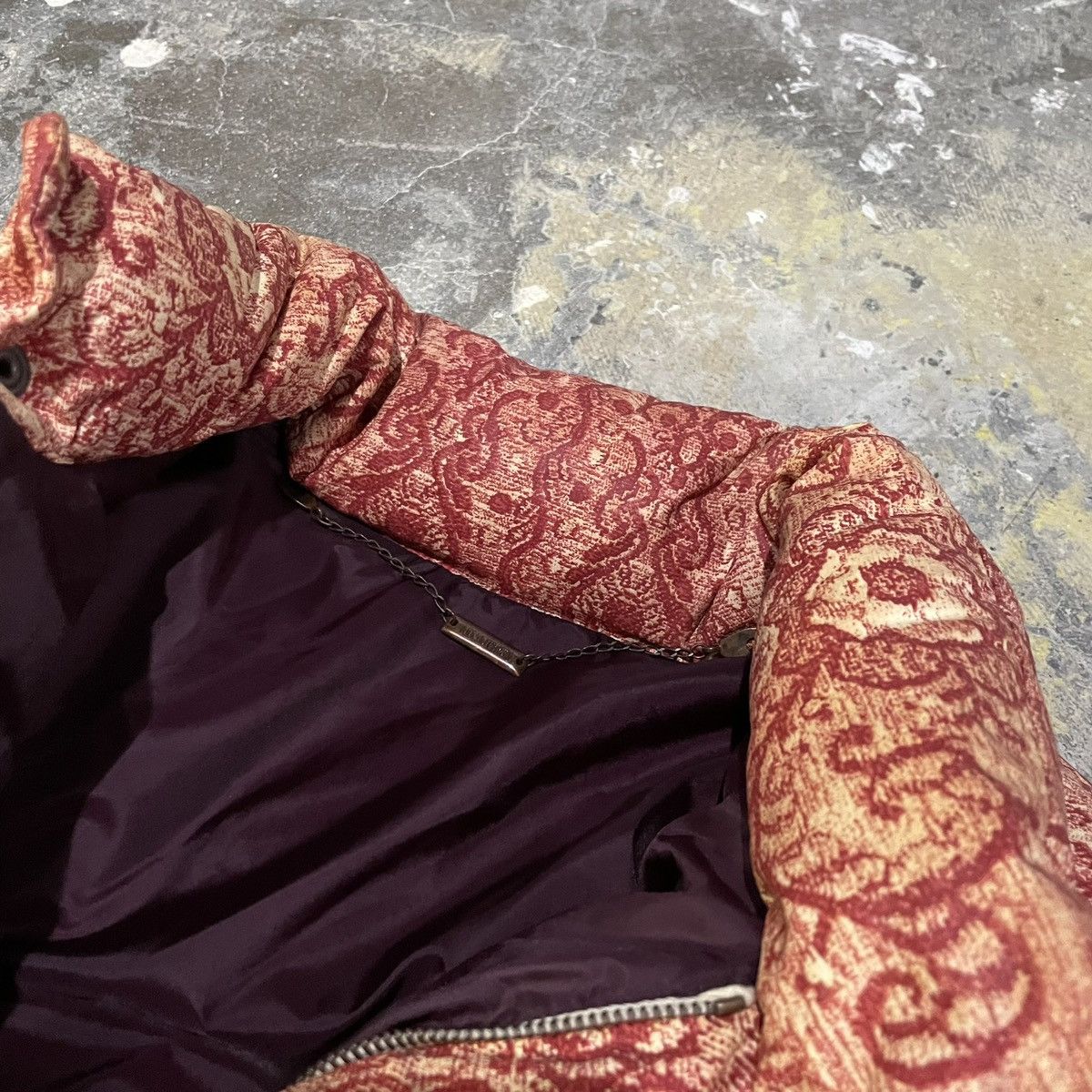 Roberto Cavalli Roberto Cavilli Persian tapestry puffy jacket Size US M / EU 48-50 / 2 - 3 Thumbnail