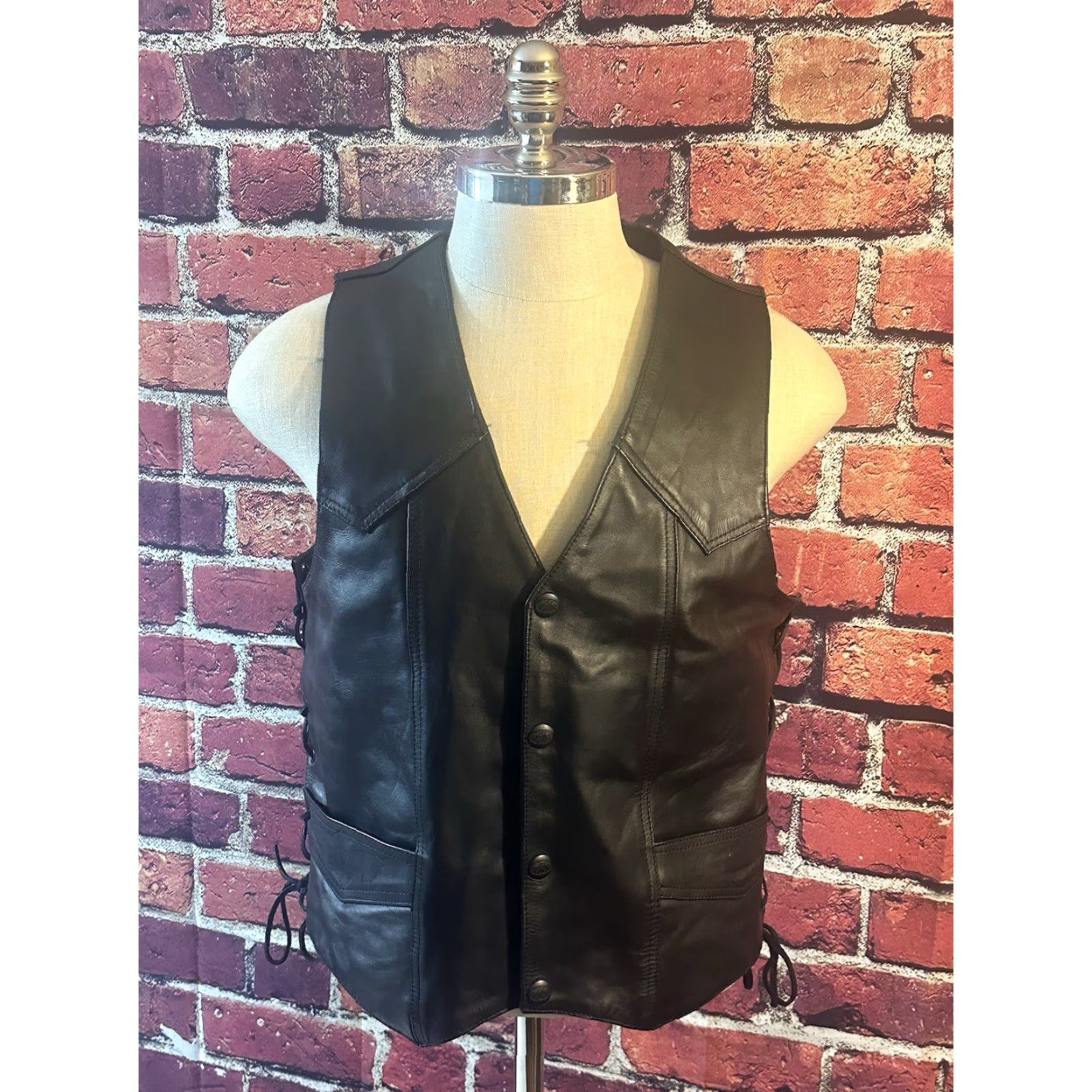 Vintage Z1R Leather Vest Men Size 44 Button Side Rib Ties Black Lined Motorcycle Jacket Vest Mens Size US S / EU 44-46 / 1 - 2 Thumbnail