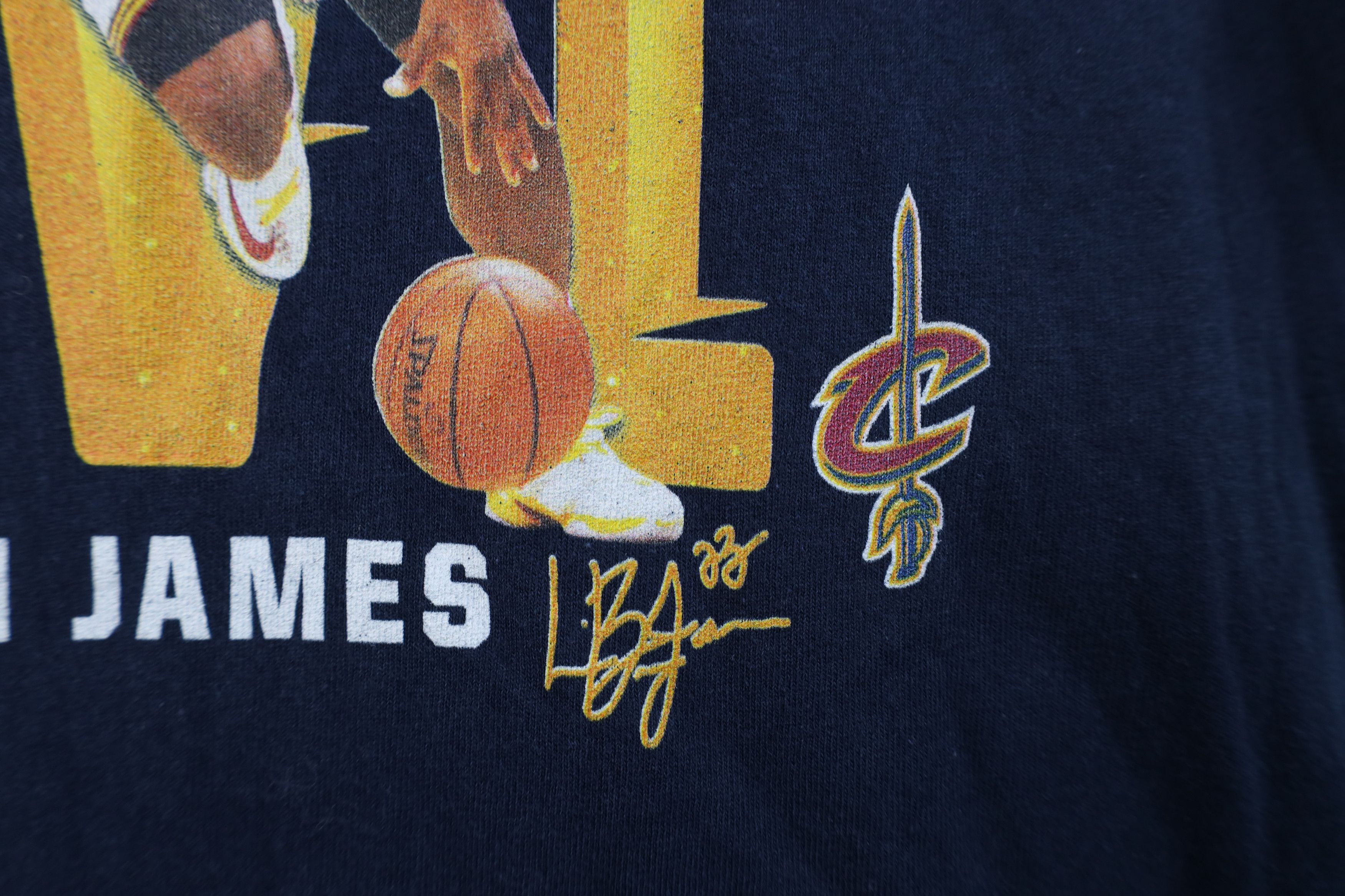 Vintage Vintage Y2K Finals Lebron James Basketball T-Shirt Blue Size US S / EU 44-46 / 1 - 6 Thumbnail