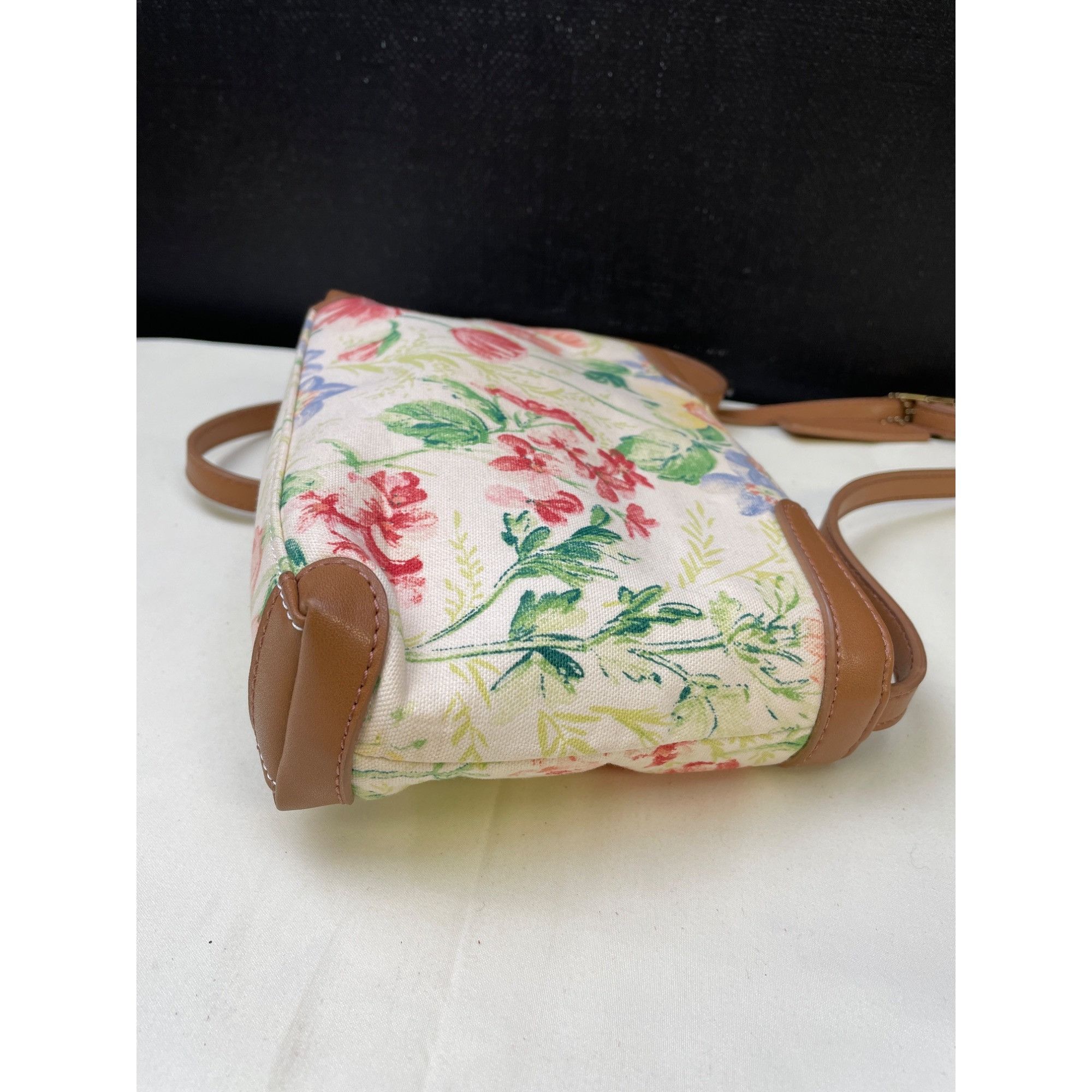 Relic Relic Women's Floral Multi Watercolors Crossbody Bag/ Purse Size ONE SIZE - 4 Thumbnail