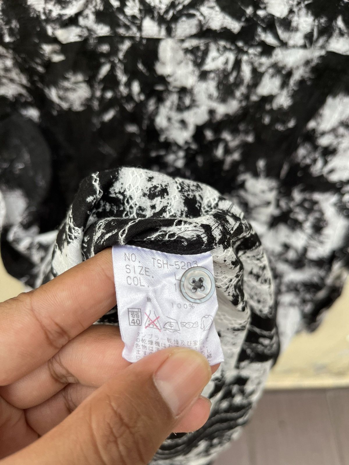 Tornado Mart Black & white tie dye button up Size US M / EU 48-50 / 2 - 14 Thumbnail