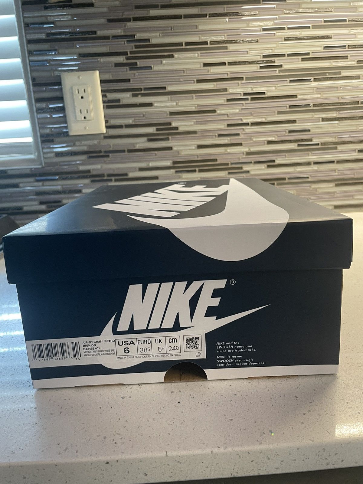 Nike Jordan 1 midnight navy Size US 6 / EU 39 - 12 Thumbnail