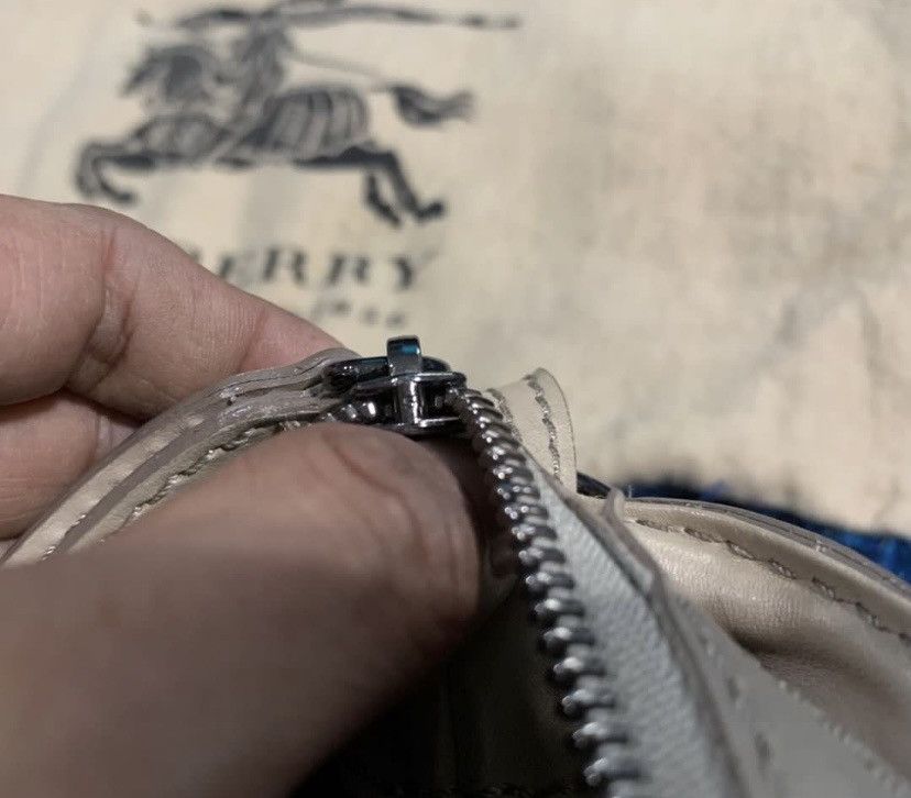 Burberry × Vintage Vintage Burberry Cross Body Bag Size ONE SIZE - 8 Thumbnail