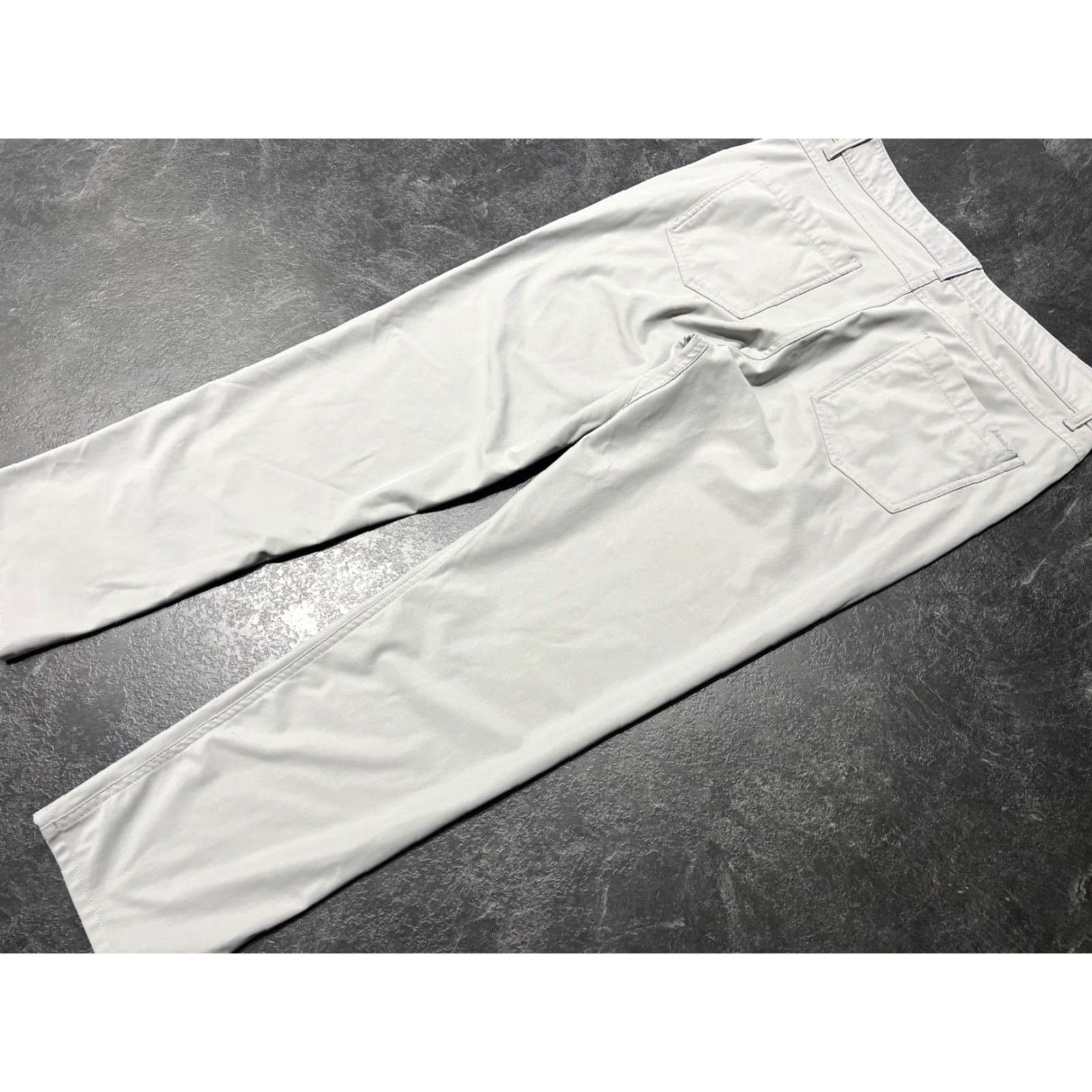 johnnie-O johnnie-O Golf Pants Mens 33x28 Grey Chino Slacks Preppy Business Casual Size US 33 - 6 Thumbnail