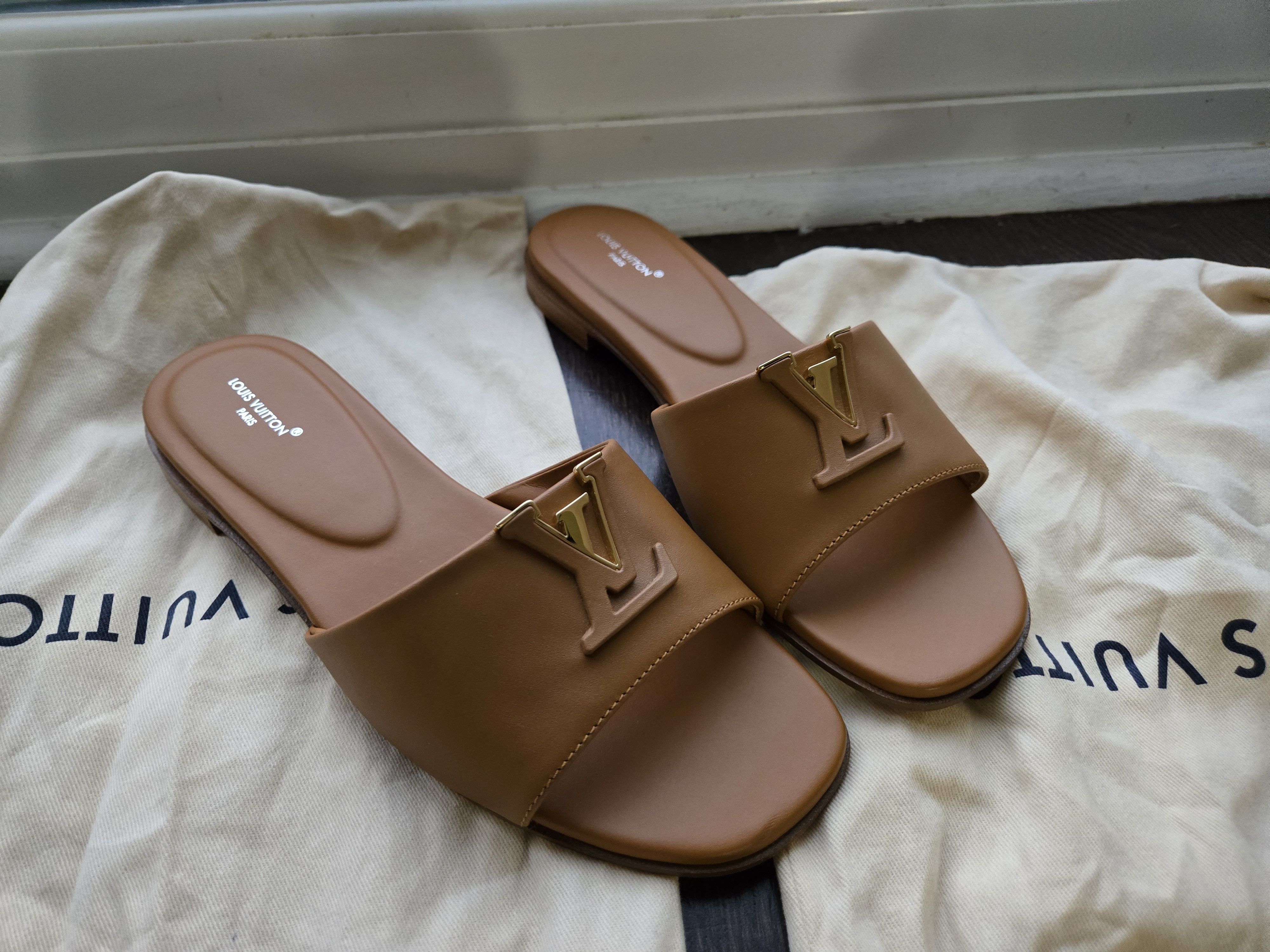 Louis Vuitton LOUIS VUITTON Brand New Size 37 Flats Size US 7 / IT 37 - 1 Thumbnail