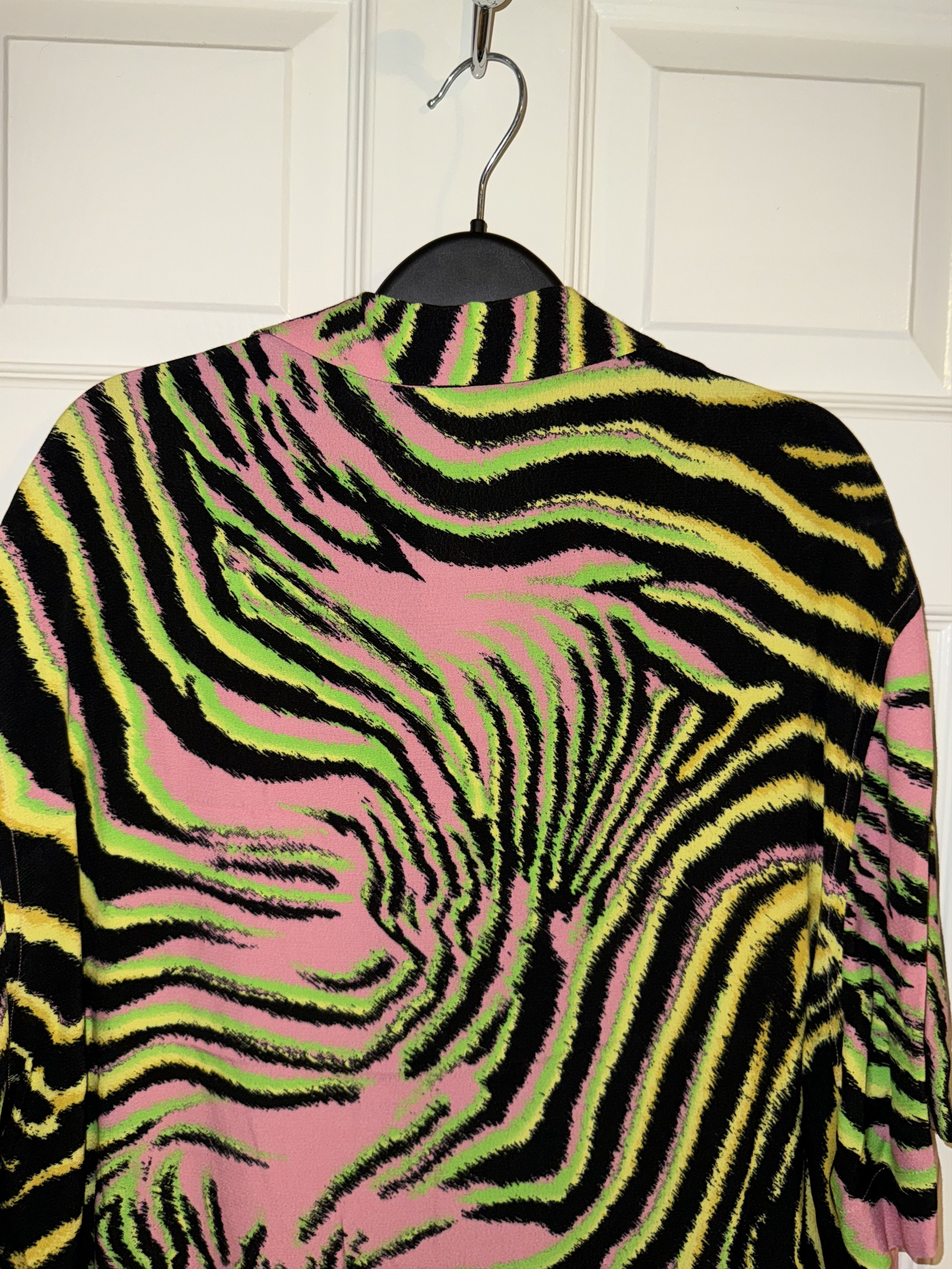 Versace AUTH MENS VERSACE BUTTON UP SHIRT SIZE 48 LOOSE FIT M/L Size US M / EU 48-50 / 2 - 9 Thumbnail