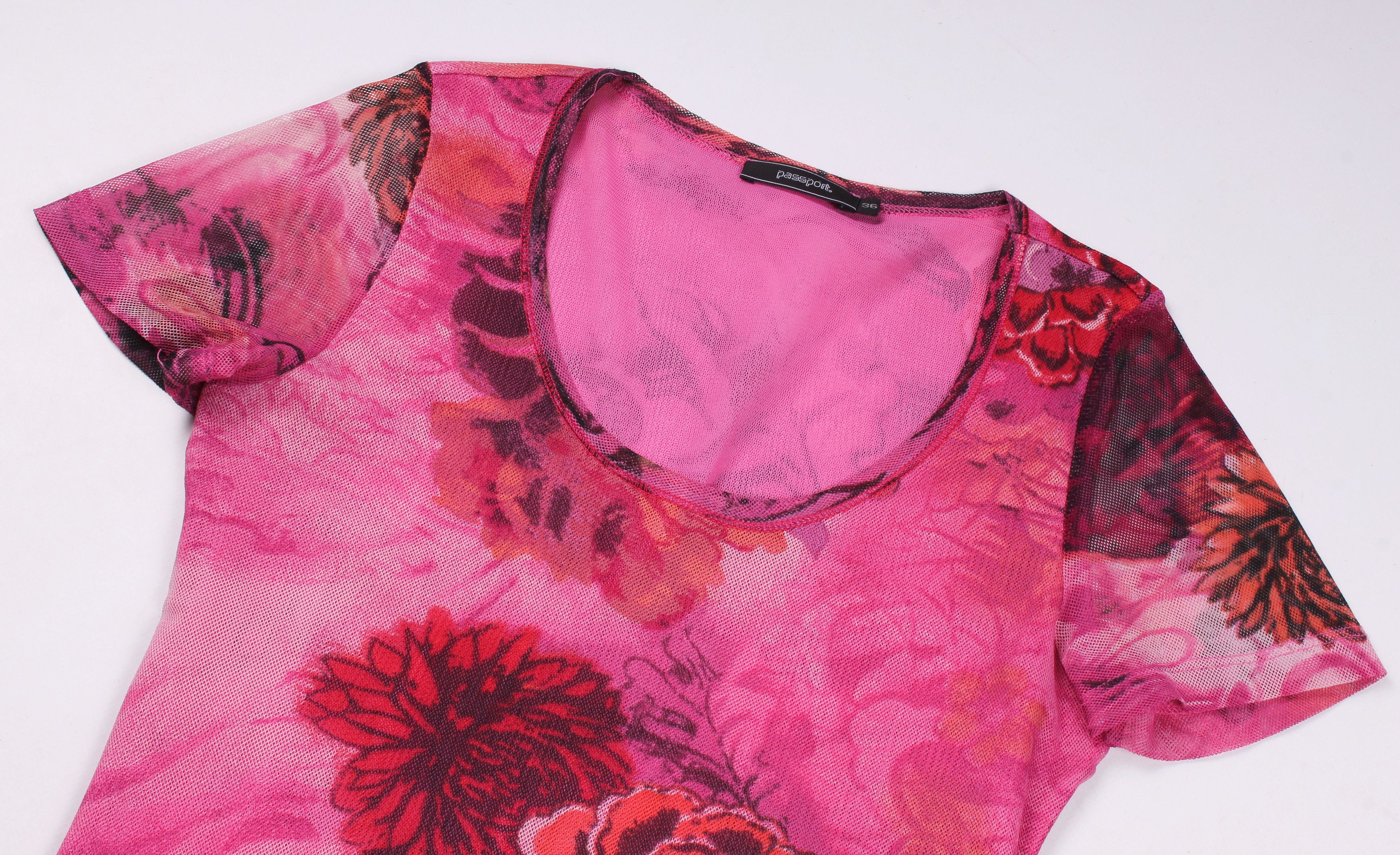 Vintage Vintage Passport Pink Mesh Floral Short Sleeve T-shirt Size S / US 4 / IT 40 - 5 Thumbnail