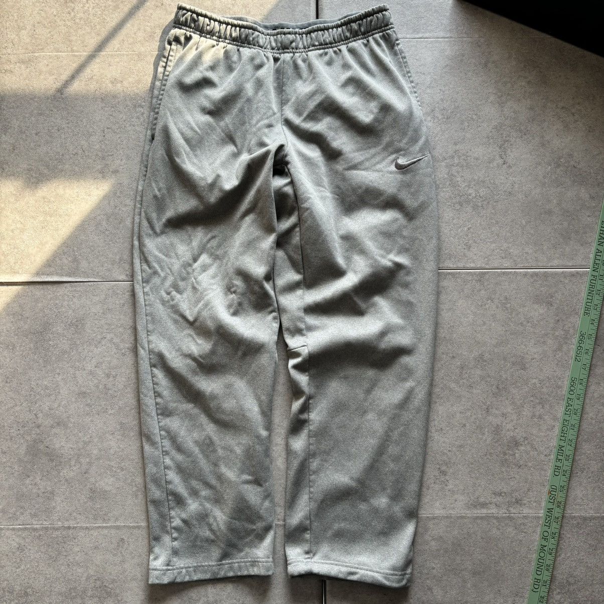 Nike Gray nike therma fit sweatpants Size US 32 / EU 48 - 1 Thumbnail