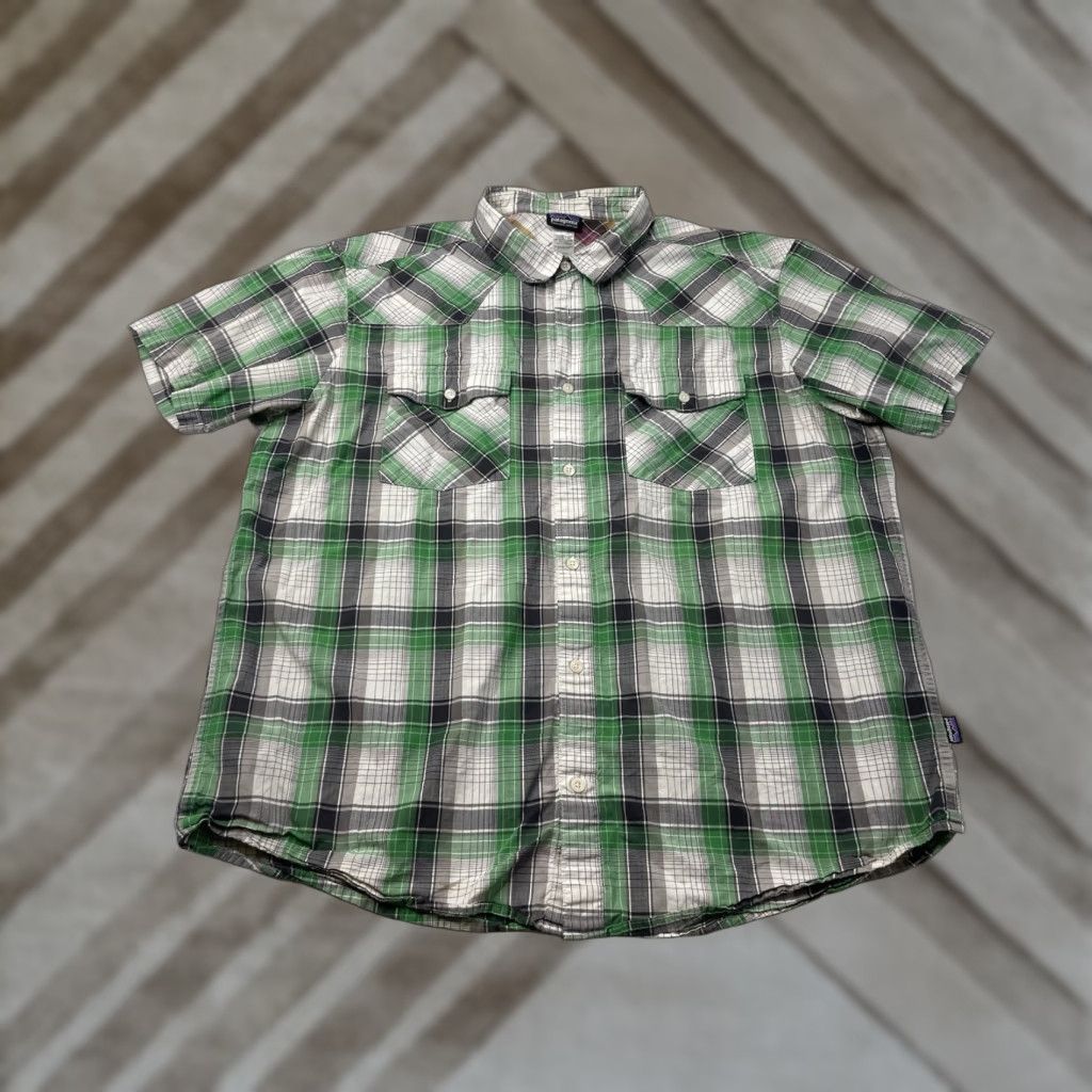 Patagonia Patagonia Shirt Mens XL Plaid Green Three Trees Organic Cotton Button-Up Short Sleeve Casual Workwear Size US XL / EU 56 / 4 - 1 Thumbnail