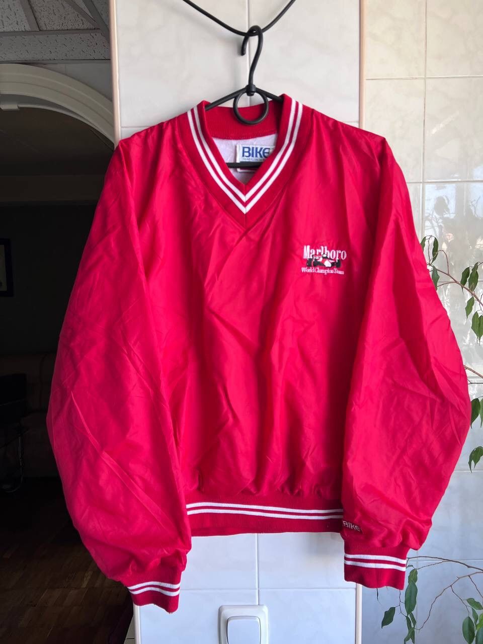 Marlboro Vintage MARLBORO World Champion Team Racing Nylon Sweatshirt Size US L / EU 52-54 / 3 - 5 Thumbnail