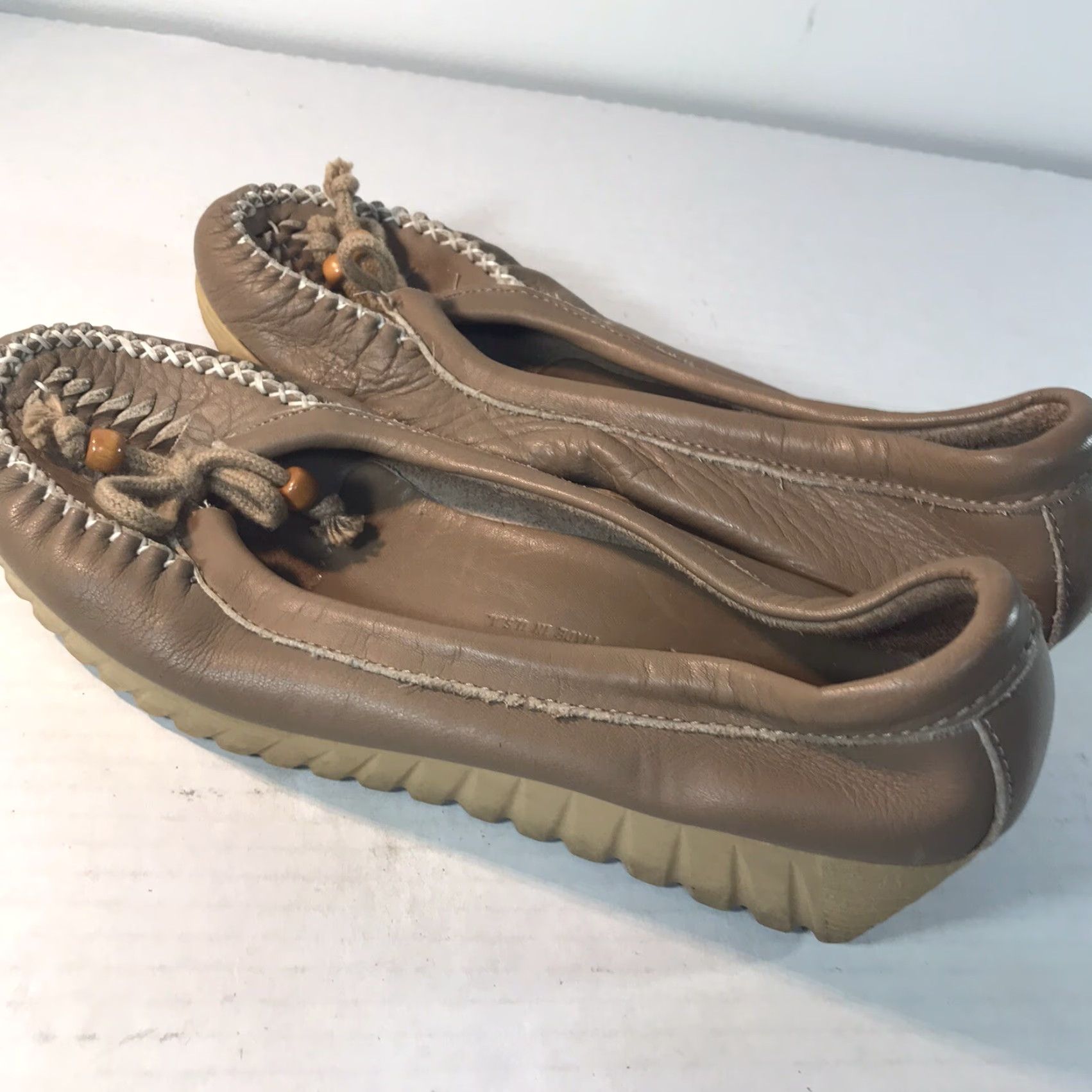 Cherokee Cherokee Brown Leather Moccasin Wedge Slip On Womens Size 7.5 USA Size US 8 / IT 38 - 4 Thumbnail