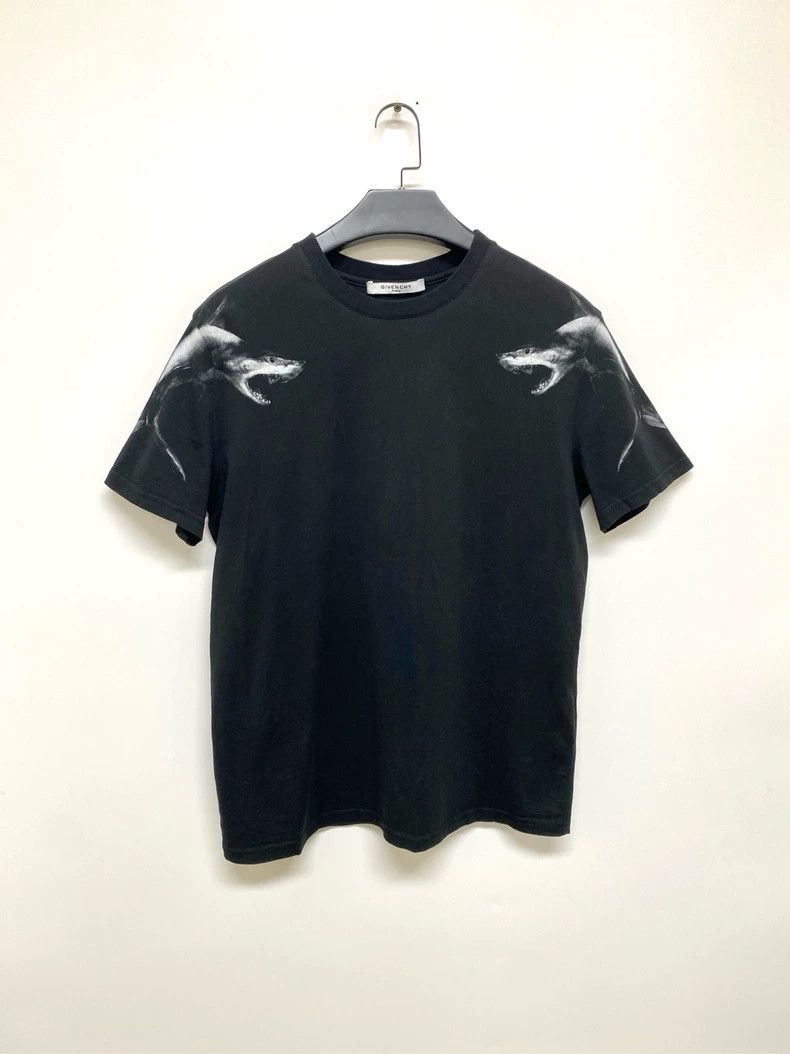 Givenchy Shark Print Short Sleeve T-shirt dmc