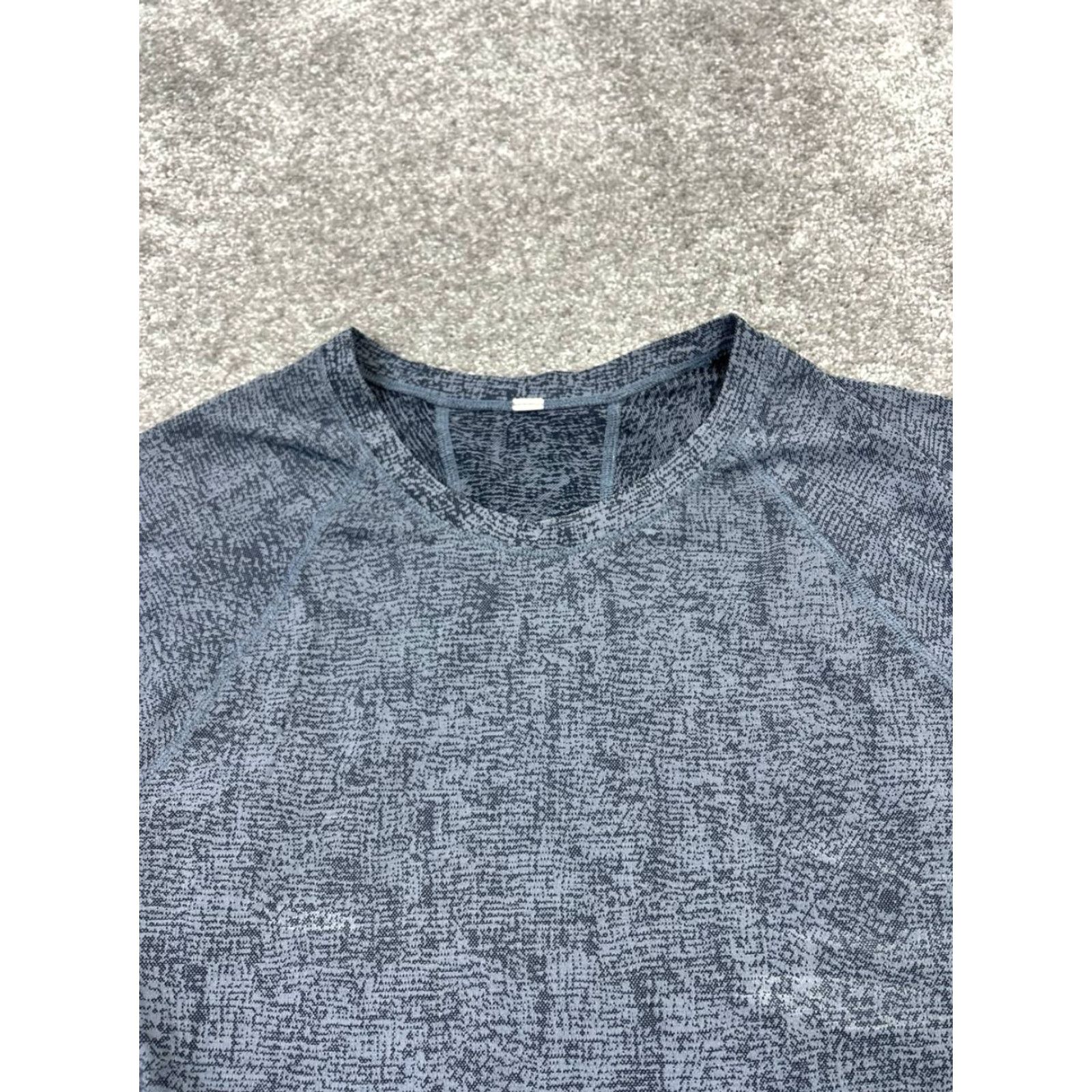 Athleta Athleta Shirt Womens XS Blue Running Top Pullover Crew Neck Activewear Athletic Size XS Womens Blues Sports 70s? Size XS / US 0-2 / IT 36-38 - 2 Thumbnail