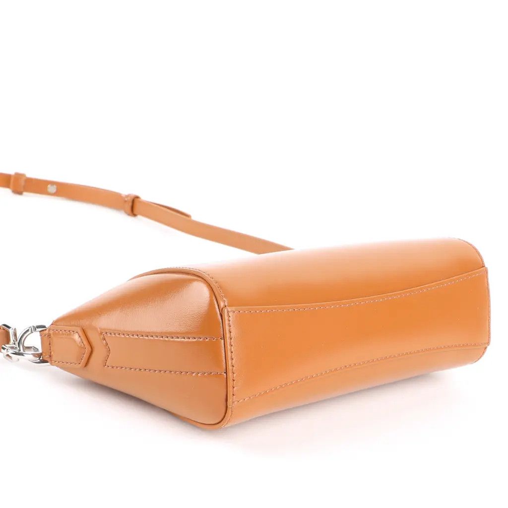 Givenchy o1srvl11e1224 Size: OS / Antigona Leather Shoulder Bag Size ONE SIZE - 4 Thumbnail
