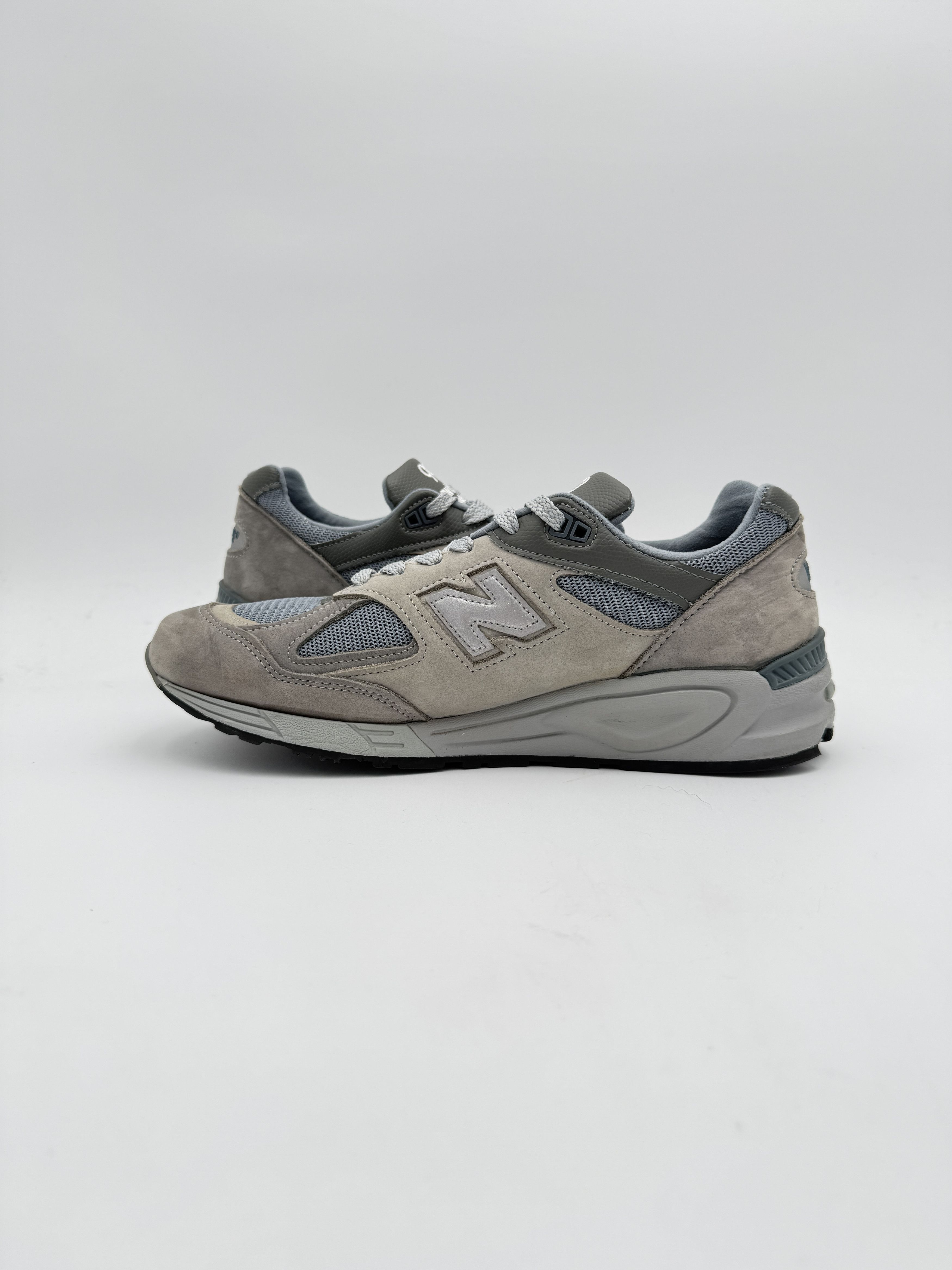 New Balance × Wtaps WTAPS New Balance 990v2 Gray Made in USA Size US 10 / EU 43 - 6 Thumbnail