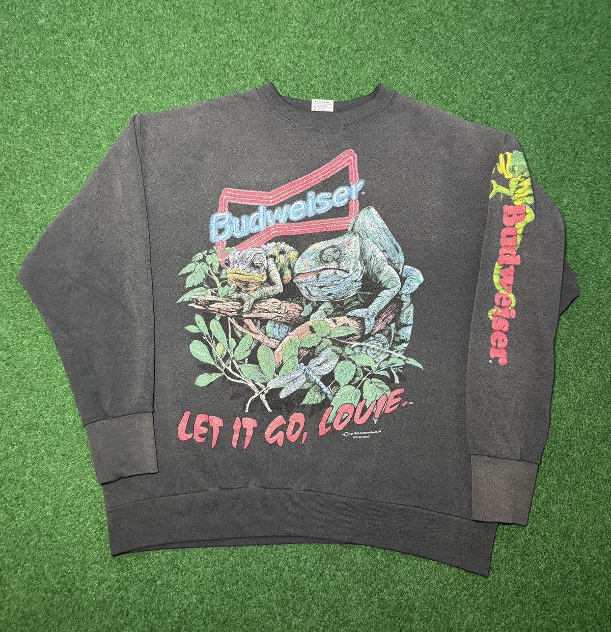 Budweiser Vintage 90s Budweiser Let It Go Louie Beer FADED Sweatshirt Size US L / EU 52-54 / 3 - 1 Thumbnail