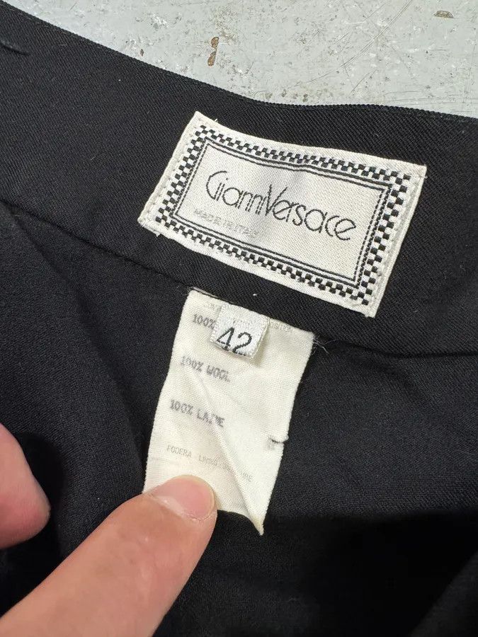 Vintage 1990s Gianni Versace Black Wool Skirt Size 26" / US 2 / IT 38 - 2 Thumbnail
