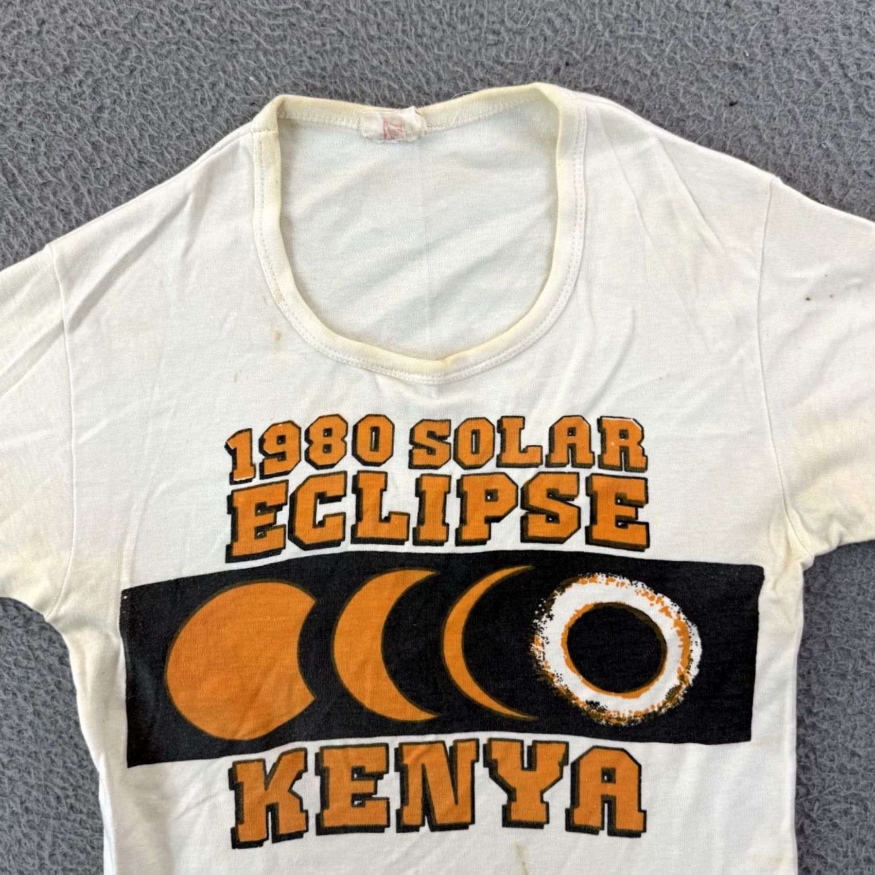 Vintage VINTAGE Kenya Solar Eclipse Shirt Adult Small White Short Sleeve 80s Outdoor USA Shirt Mens White 80s Kenya Shirt Size US S / EU 44-46 / 1 - 3 Thumbnail